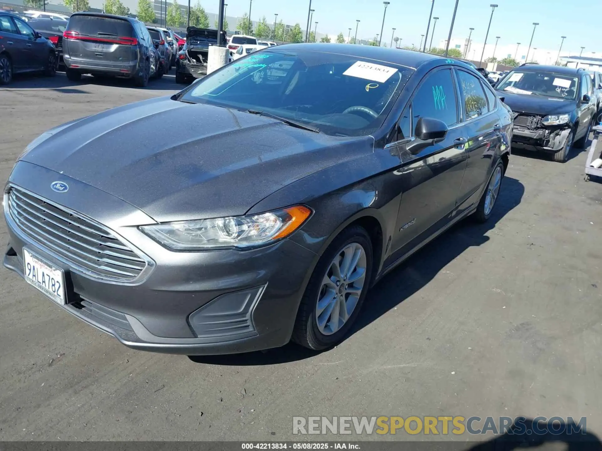2 Photograph of a damaged car 3FA6P0LU5KR200773 FORD FUSION HYBRID 2019