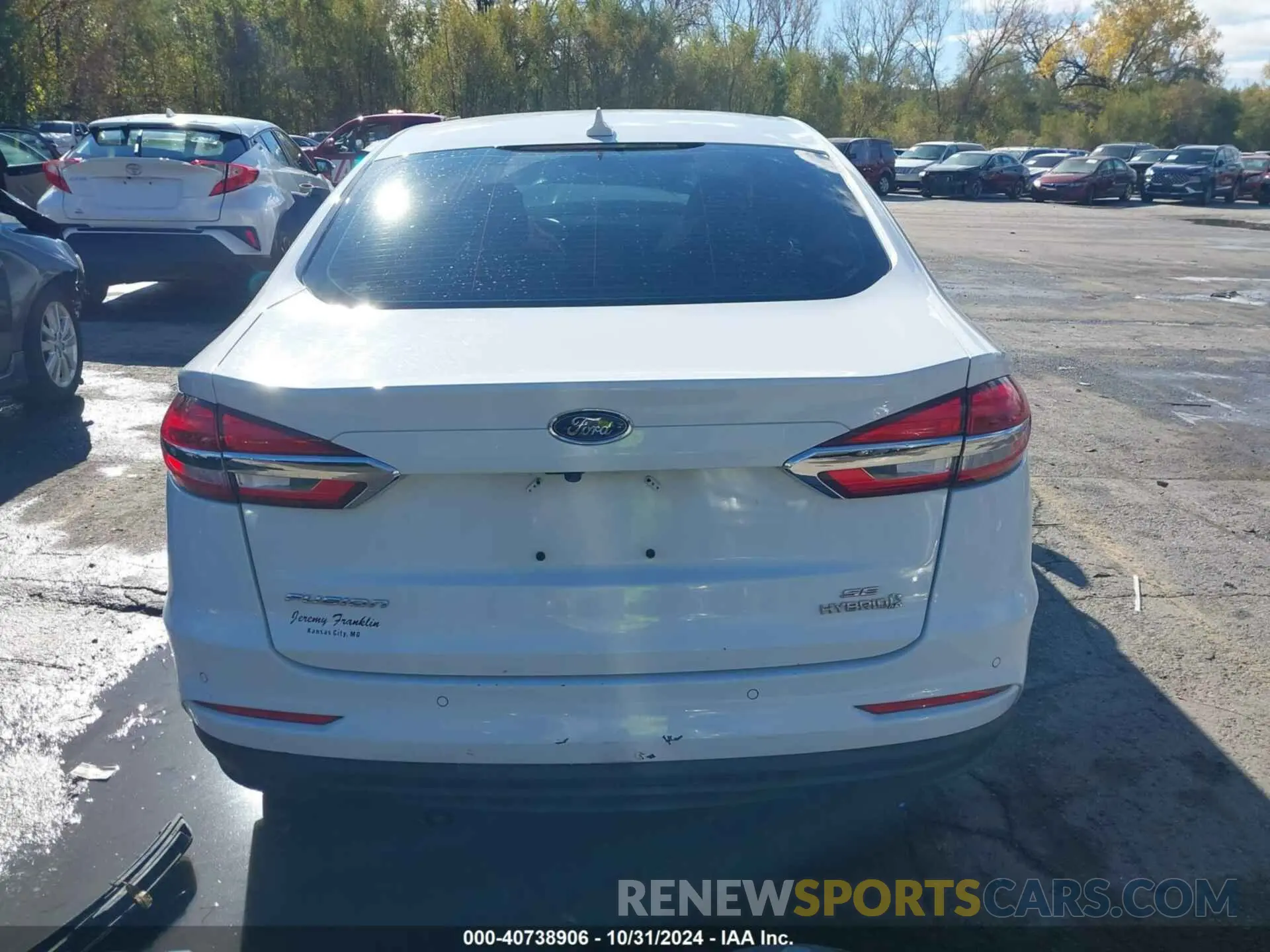 17 Photograph of a damaged car 3FA6P0LU5KR207173 FORD FUSION HYBRID 2019