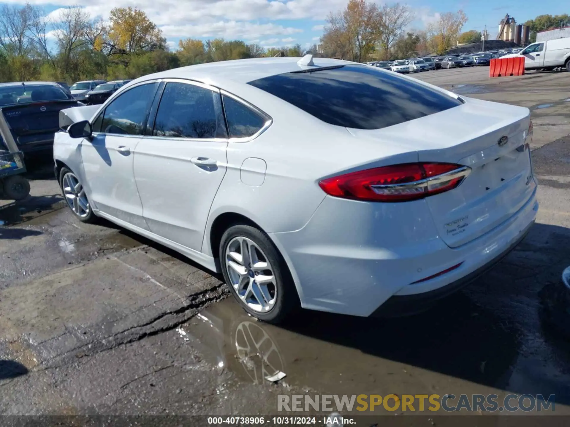 3 Photograph of a damaged car 3FA6P0LU5KR207173 FORD FUSION HYBRID 2019