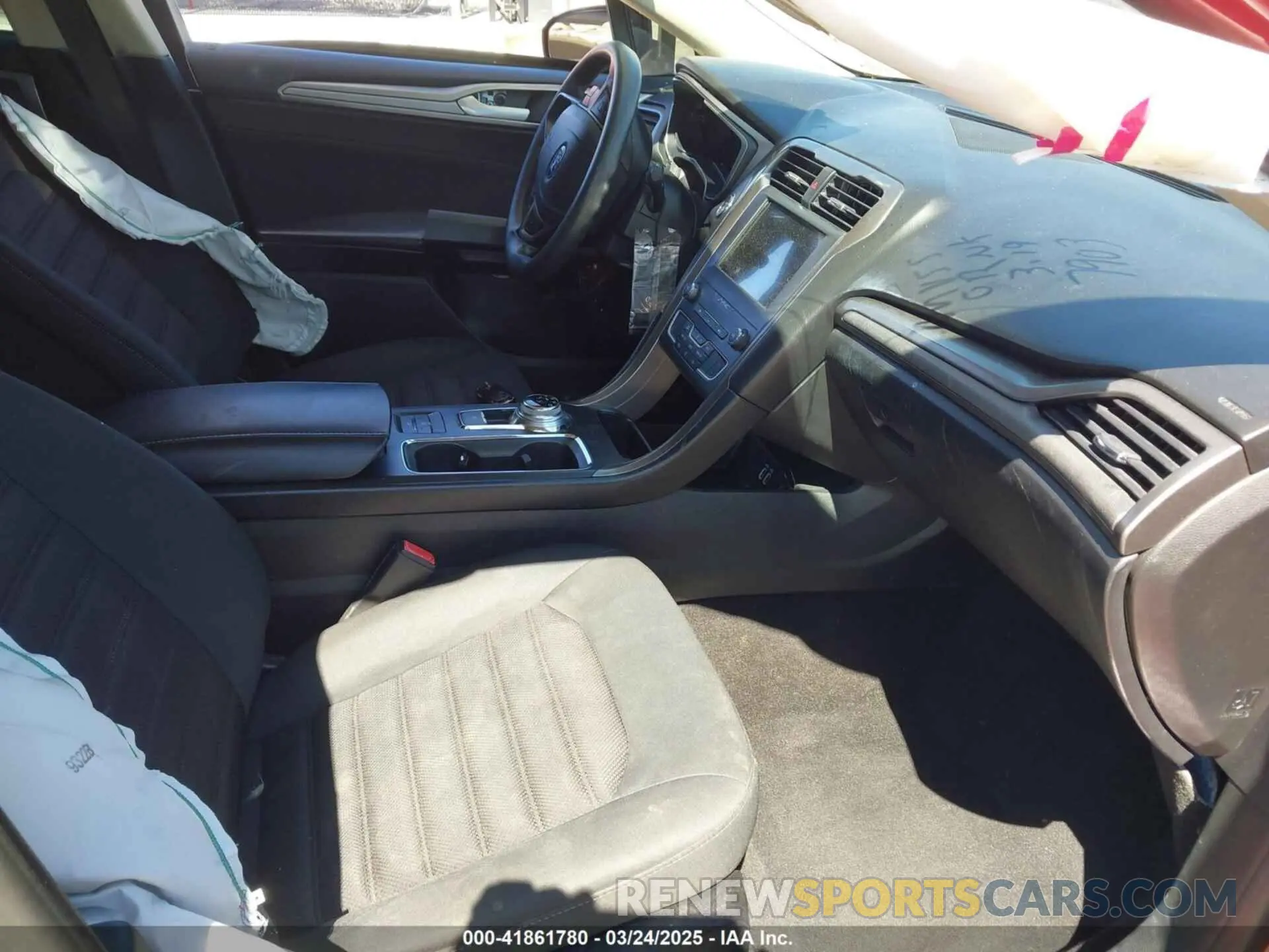 5 Photograph of a damaged car 3FA6P0LU5KR207903 FORD FUSION HYBRID 2019