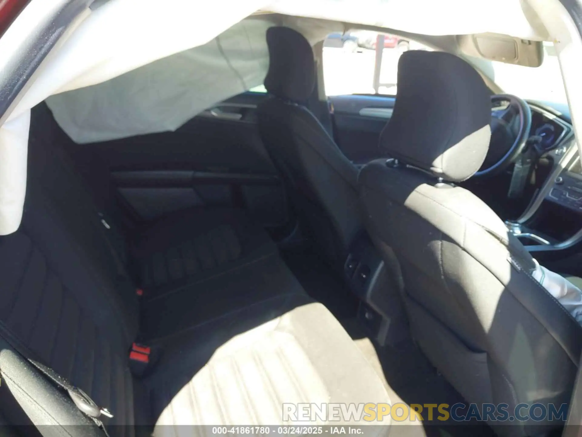 8 Photograph of a damaged car 3FA6P0LU5KR207903 FORD FUSION HYBRID 2019
