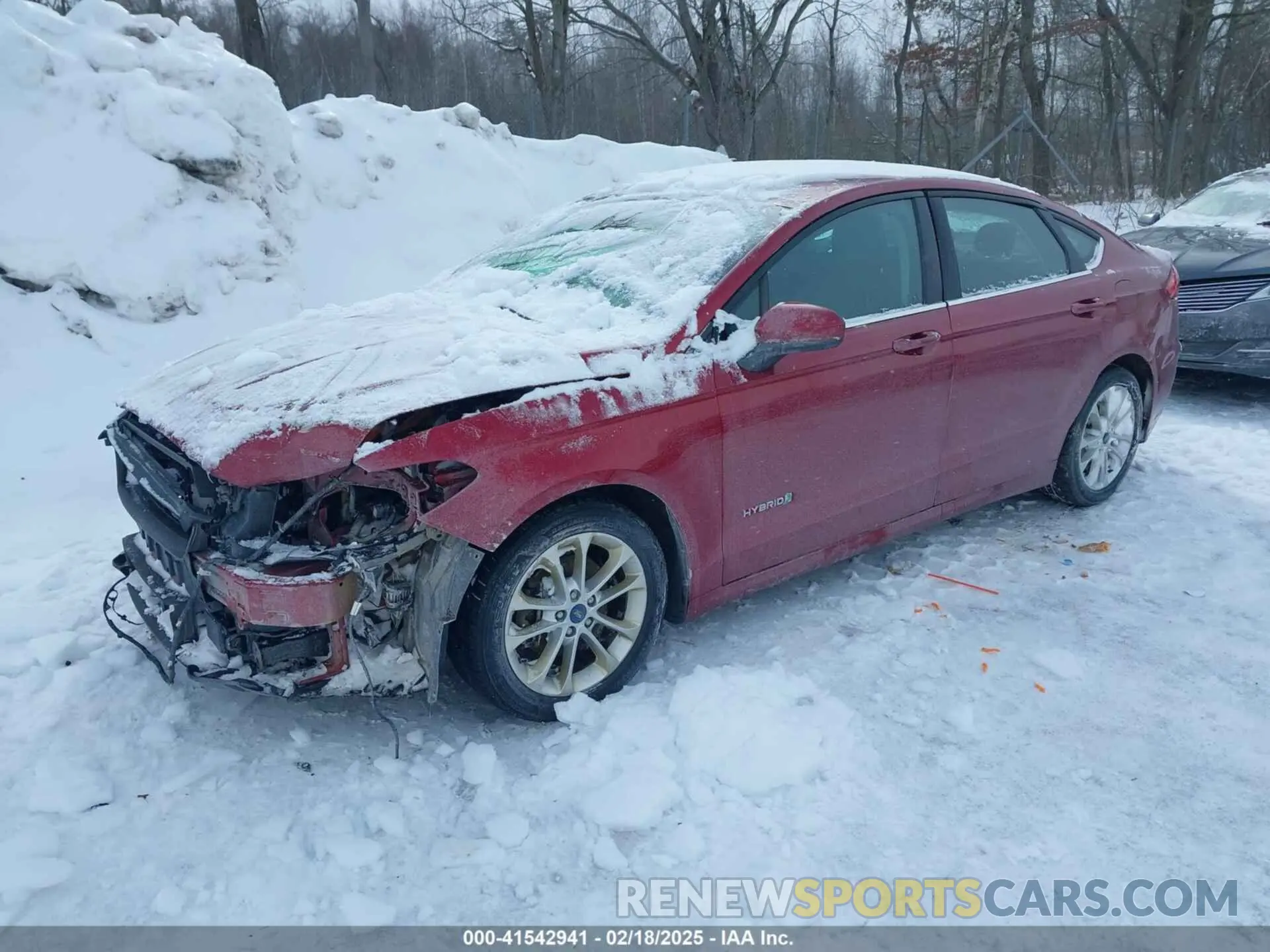 2 Photograph of a damaged car 3FA6P0LU5KR263775 FORD FUSION HYBRID 2019