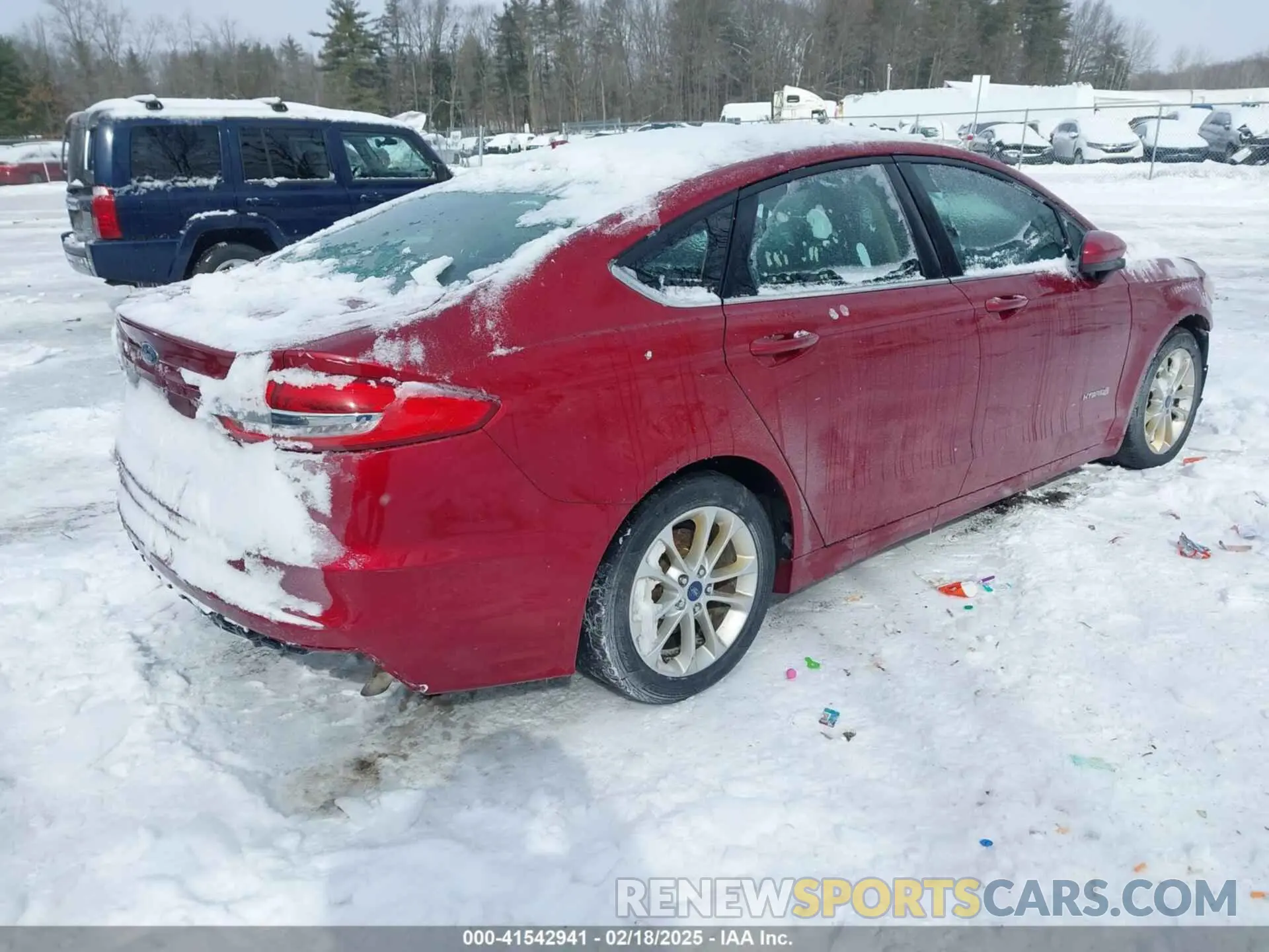 4 Photograph of a damaged car 3FA6P0LU5KR263775 FORD FUSION HYBRID 2019