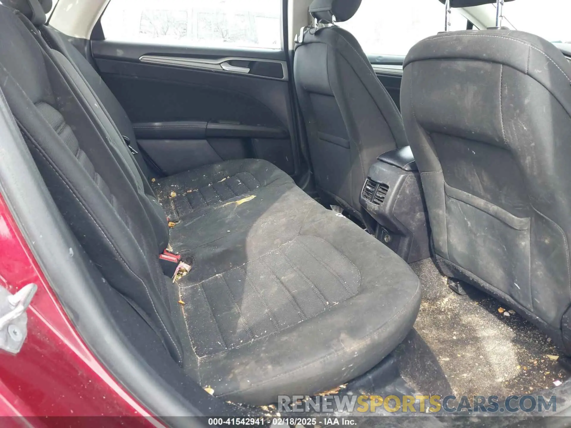 8 Photograph of a damaged car 3FA6P0LU5KR263775 FORD FUSION HYBRID 2019