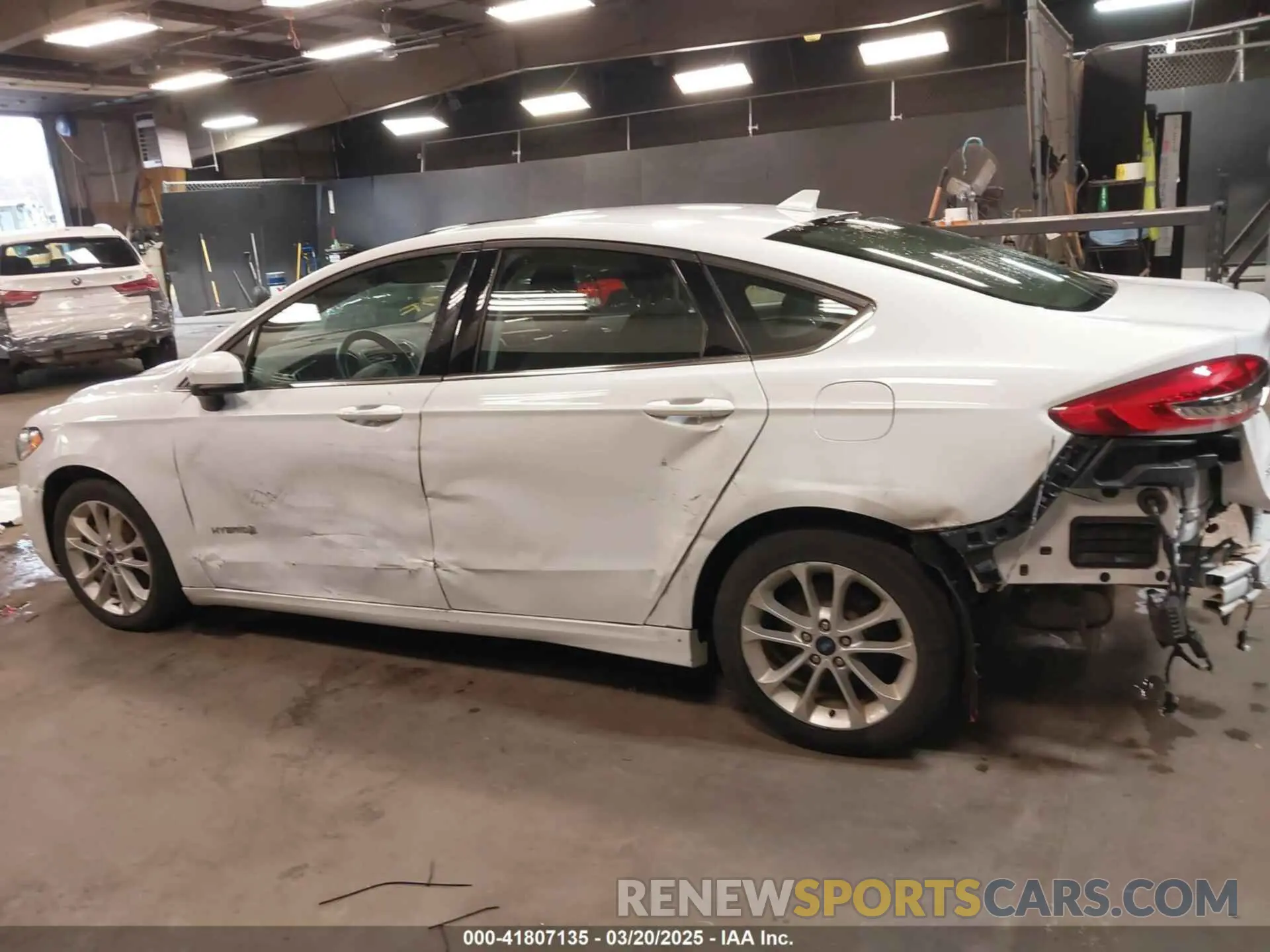 15 Photograph of a damaged car 3FA6P0LU5KR285355 FORD FUSION HYBRID 2019