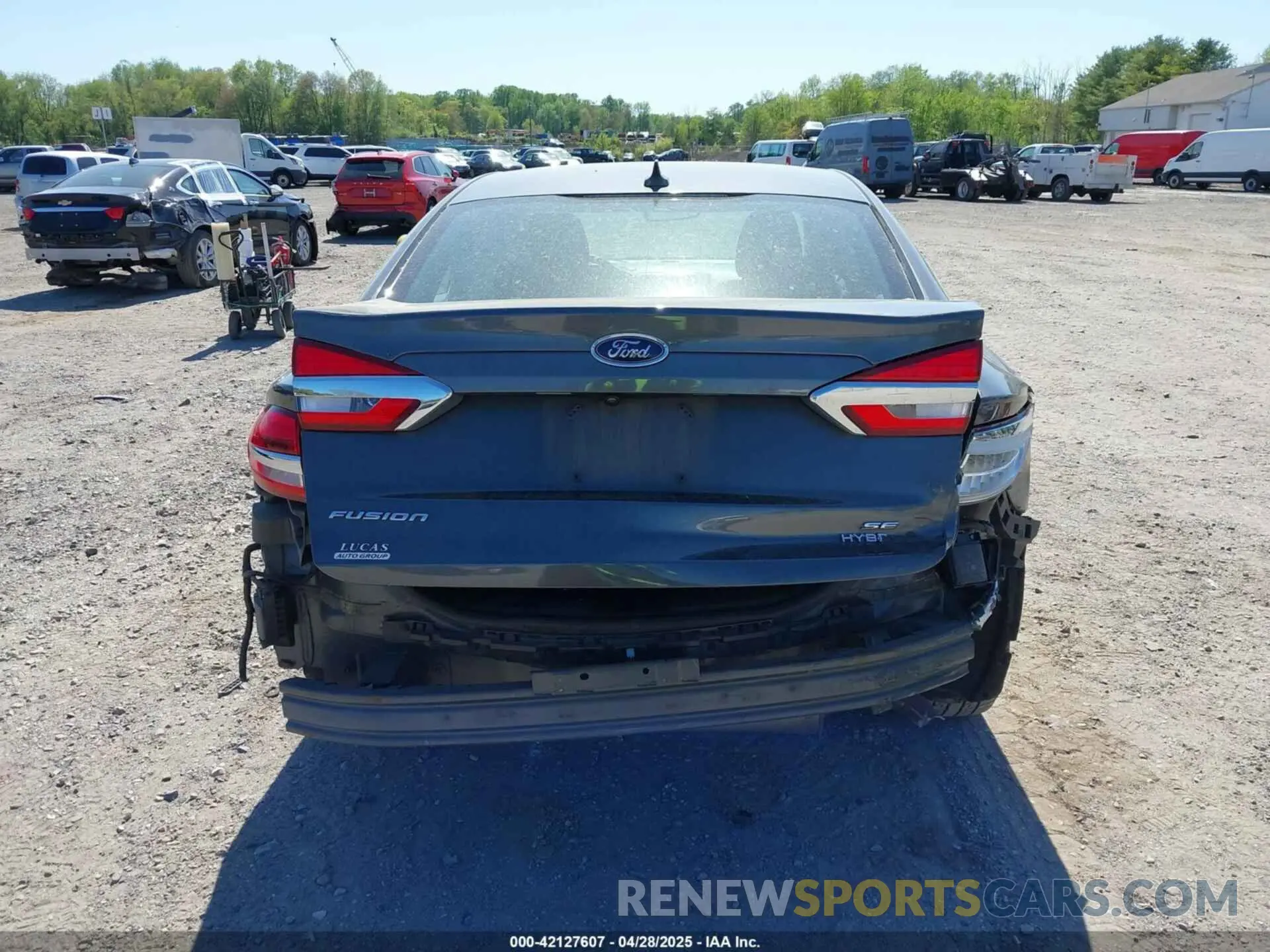 16 Photograph of a damaged car 3FA6P0LU6KR126280 FORD FUSION HYBRID 2019