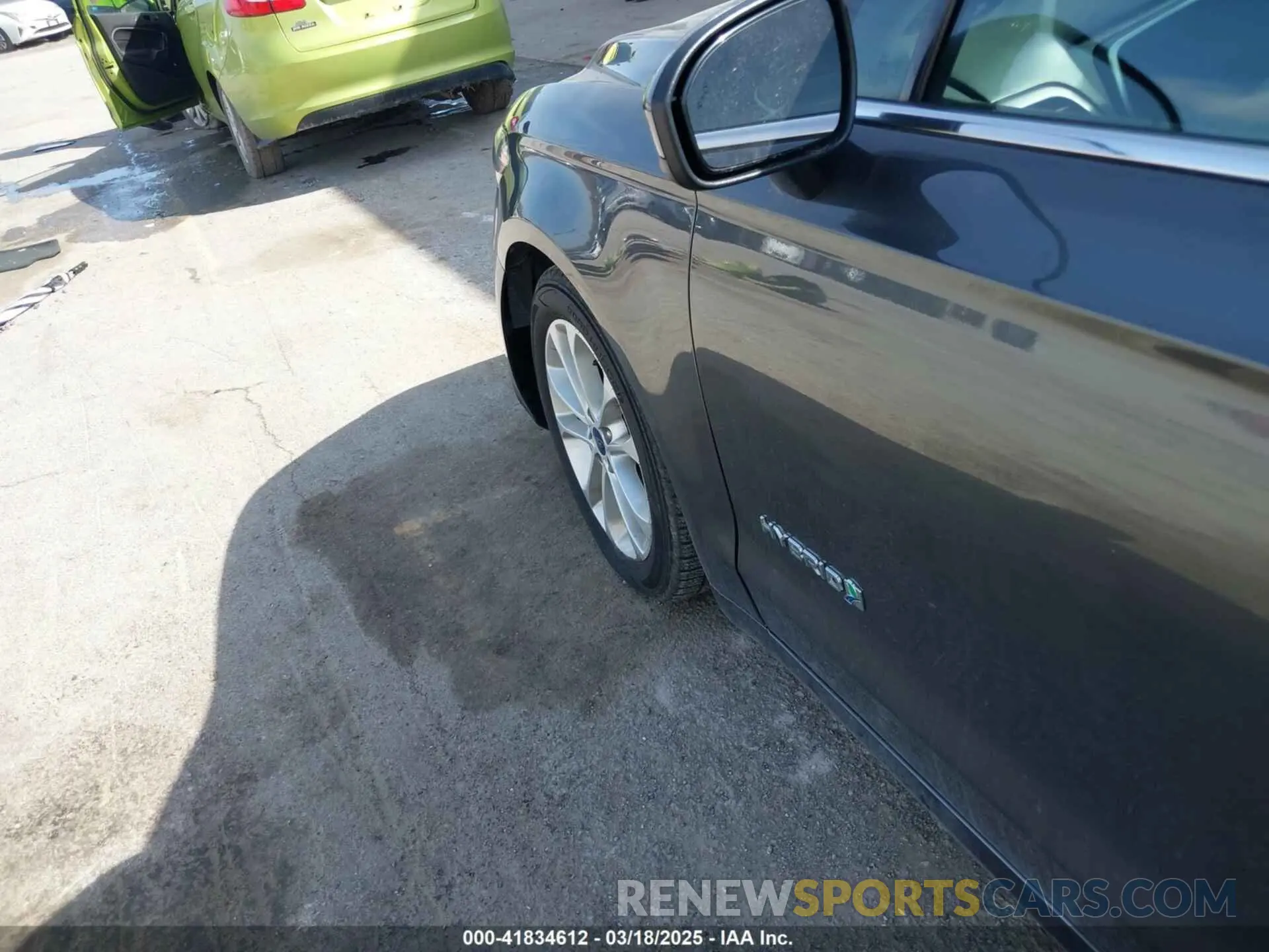 12 Photograph of a damaged car 3FA6P0LU6KR163927 FORD FUSION HYBRID 2019