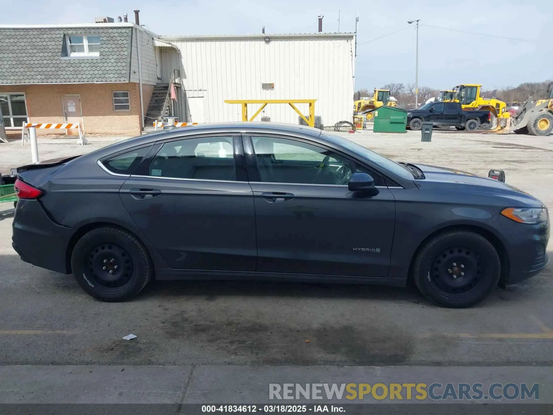 14 Photograph of a damaged car 3FA6P0LU6KR163927 FORD FUSION HYBRID 2019