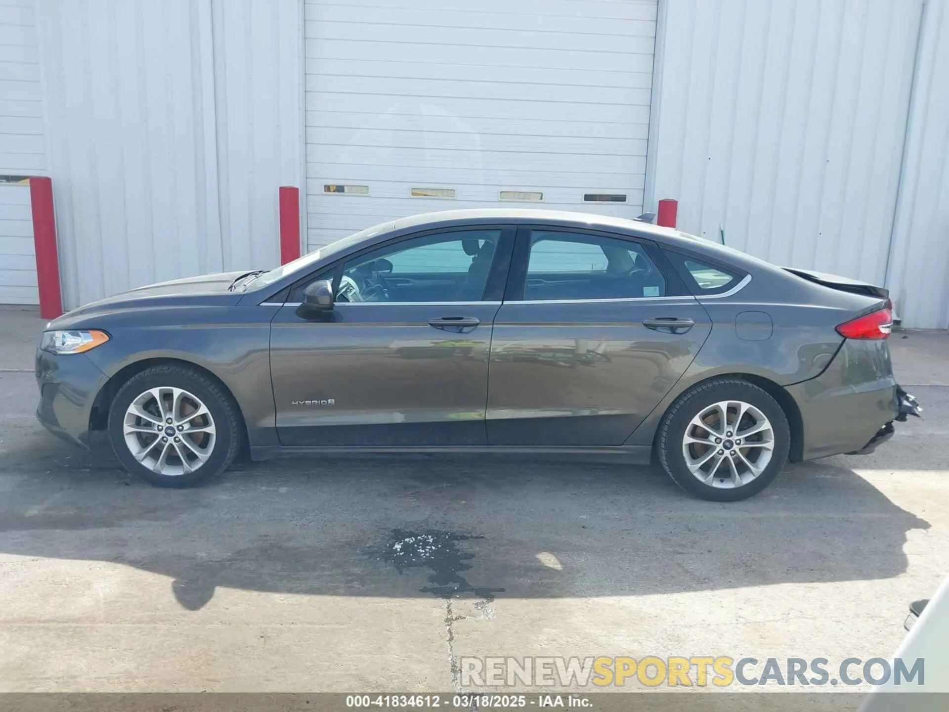 15 Photograph of a damaged car 3FA6P0LU6KR163927 FORD FUSION HYBRID 2019