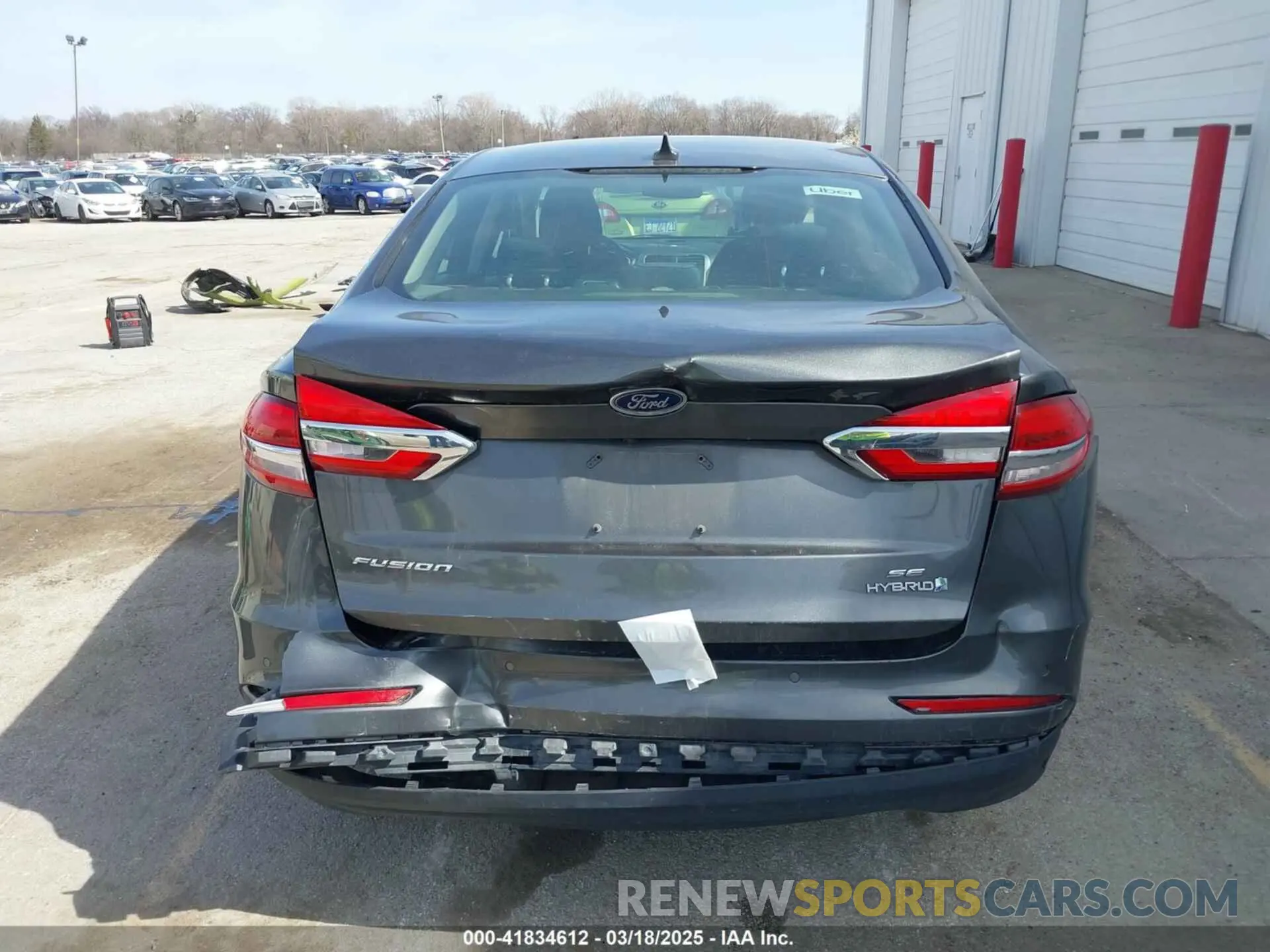 17 Photograph of a damaged car 3FA6P0LU6KR163927 FORD FUSION HYBRID 2019
