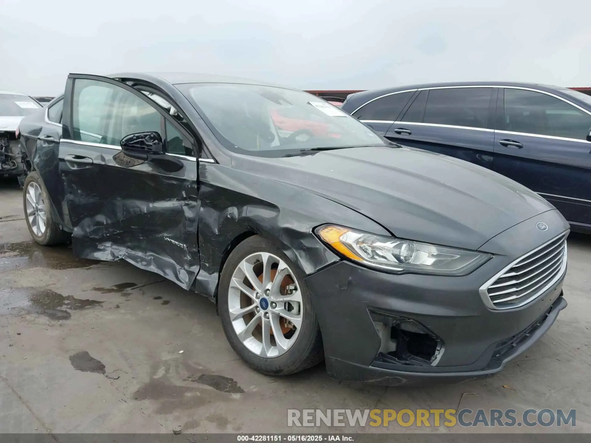 1 Photograph of a damaged car 3FA6P0LU6KR183899 FORD FUSION HYBRID 2019