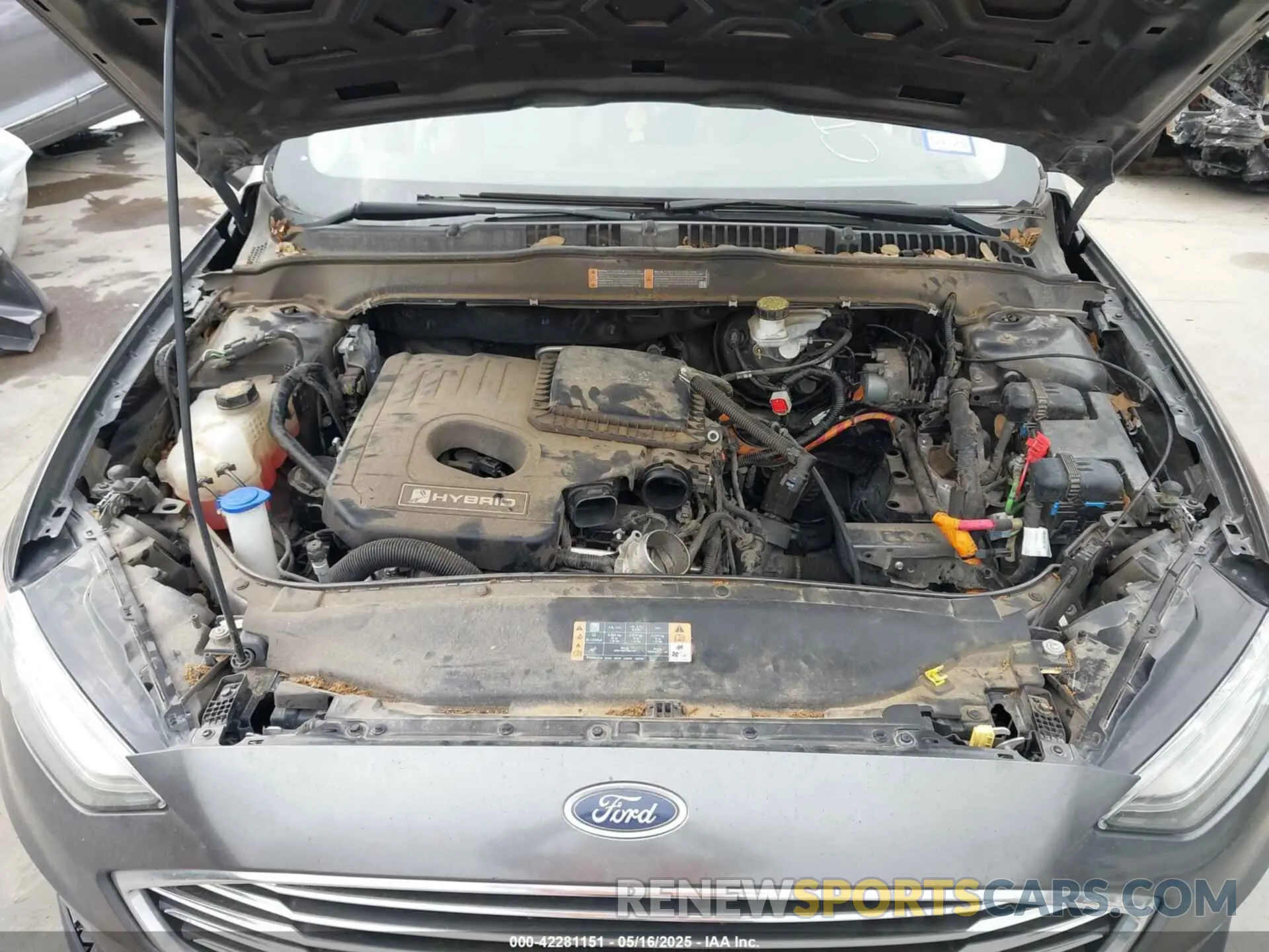 10 Photograph of a damaged car 3FA6P0LU6KR183899 FORD FUSION HYBRID 2019