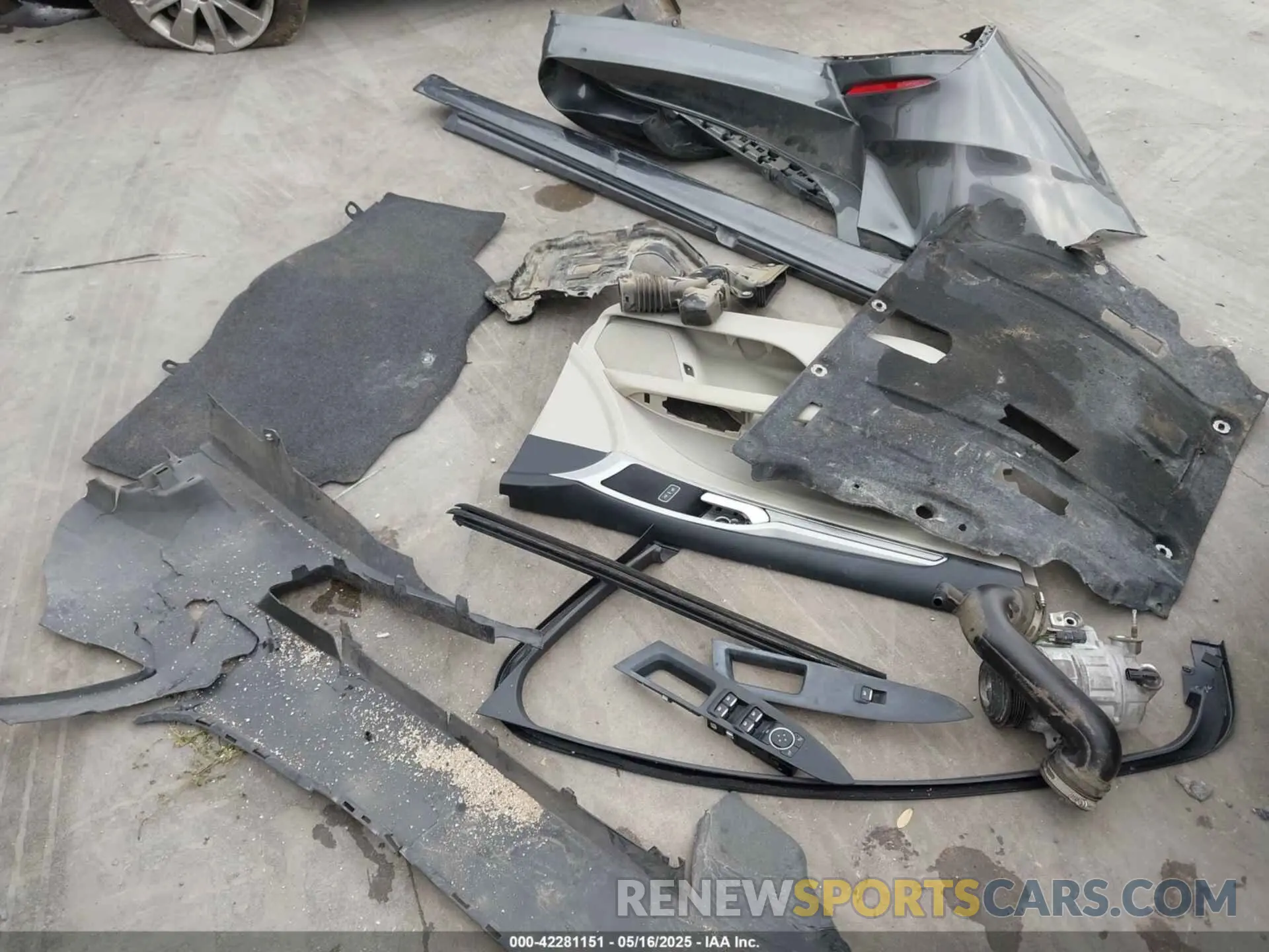 11 Photograph of a damaged car 3FA6P0LU6KR183899 FORD FUSION HYBRID 2019
