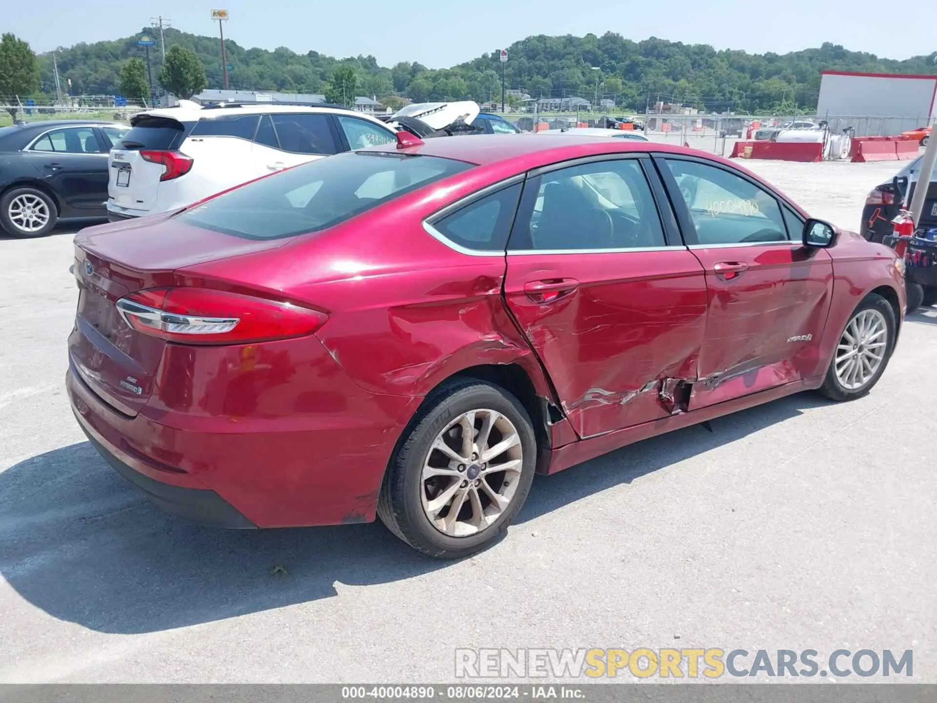 4 Photograph of a damaged car 3FA6P0LU6KR243678 FORD FUSION HYBRID 2019