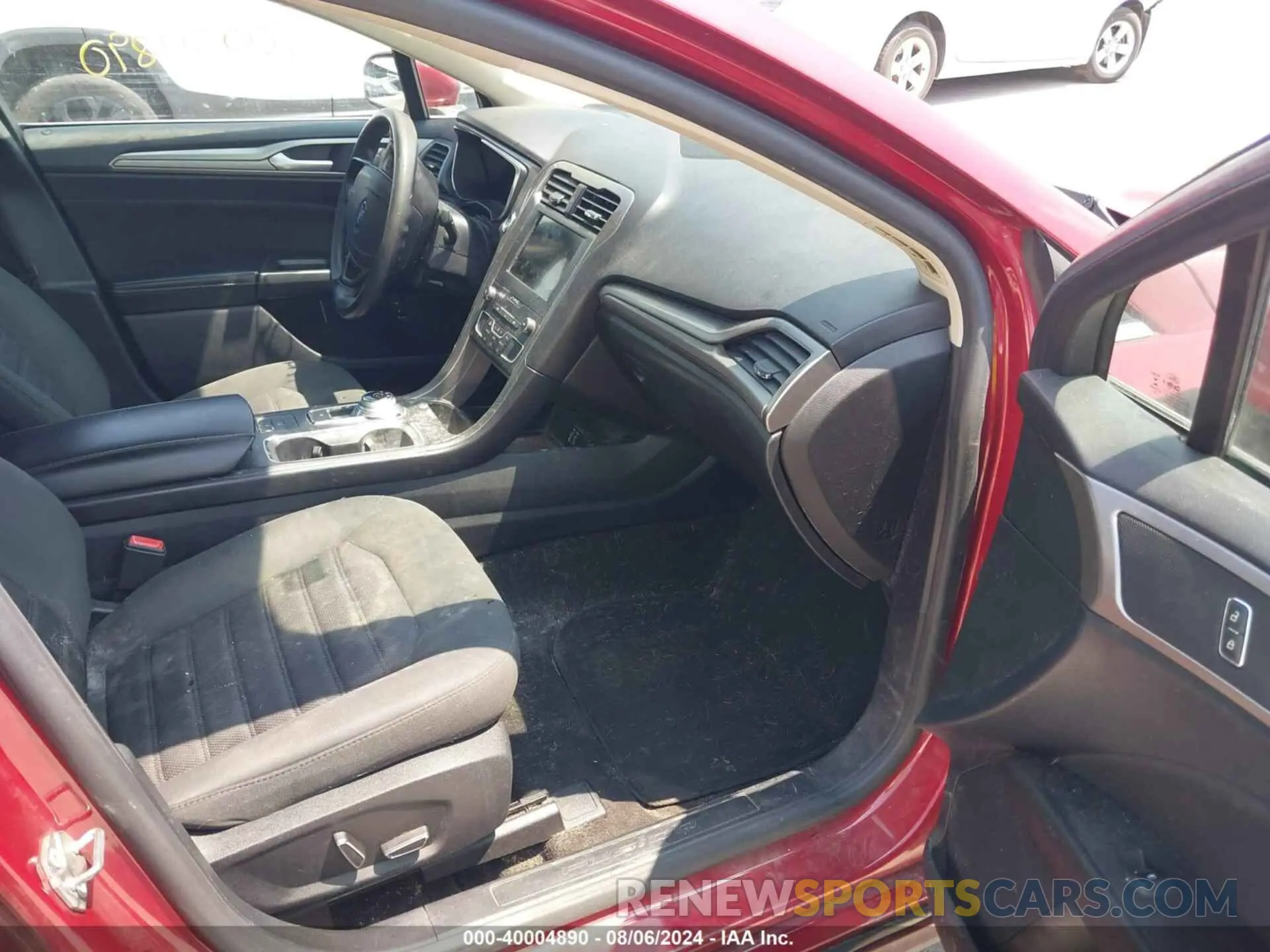 5 Photograph of a damaged car 3FA6P0LU6KR243678 FORD FUSION HYBRID 2019