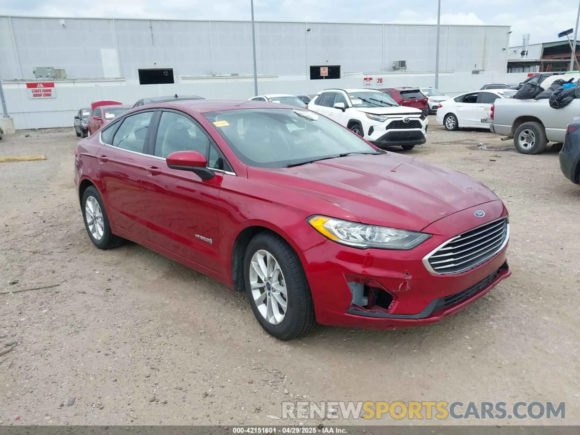 1 Photograph of a damaged car 3FA6P0LU6KR257130 FORD FUSION HYBRID 2019