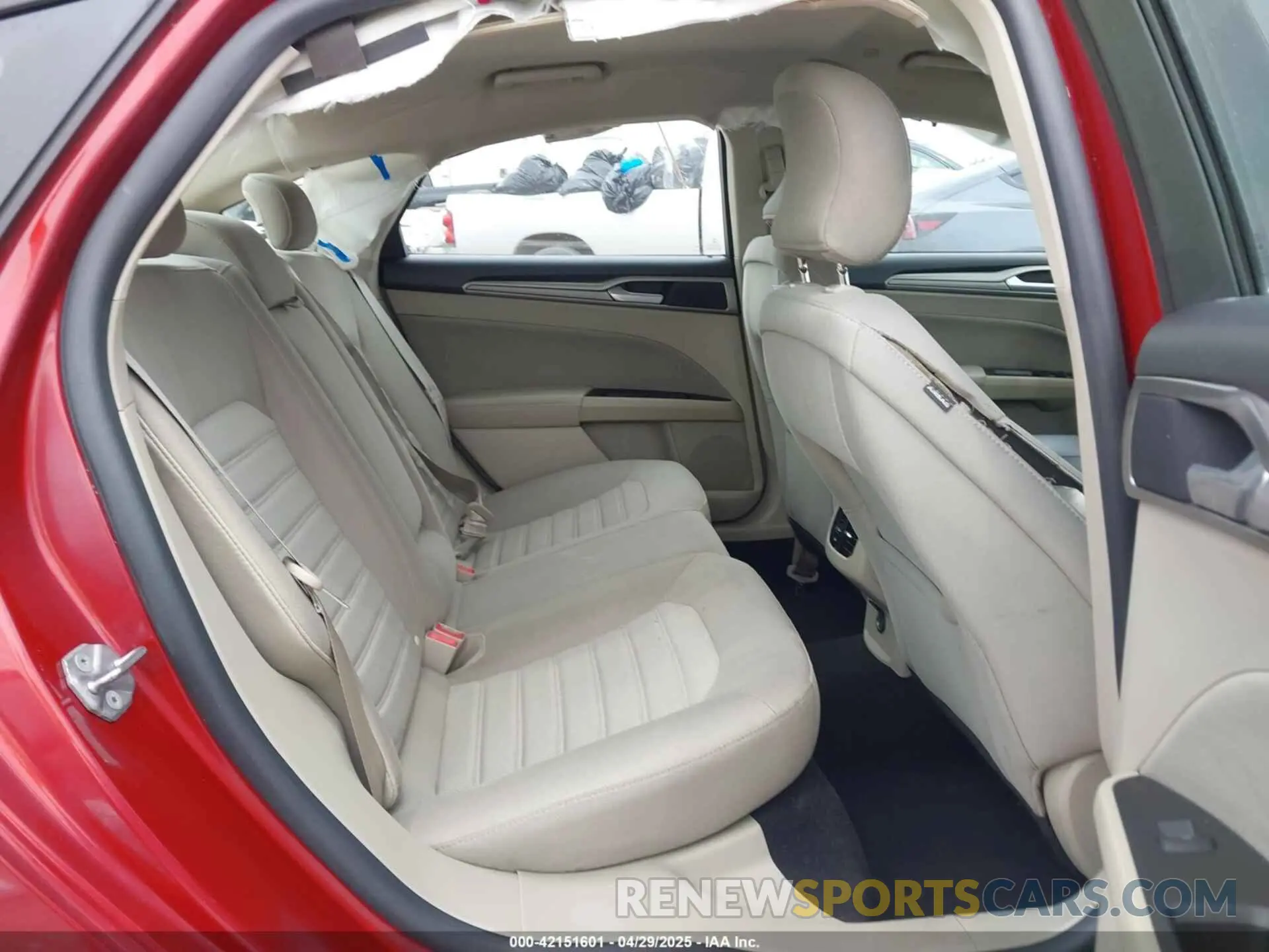8 Photograph of a damaged car 3FA6P0LU6KR257130 FORD FUSION HYBRID 2019