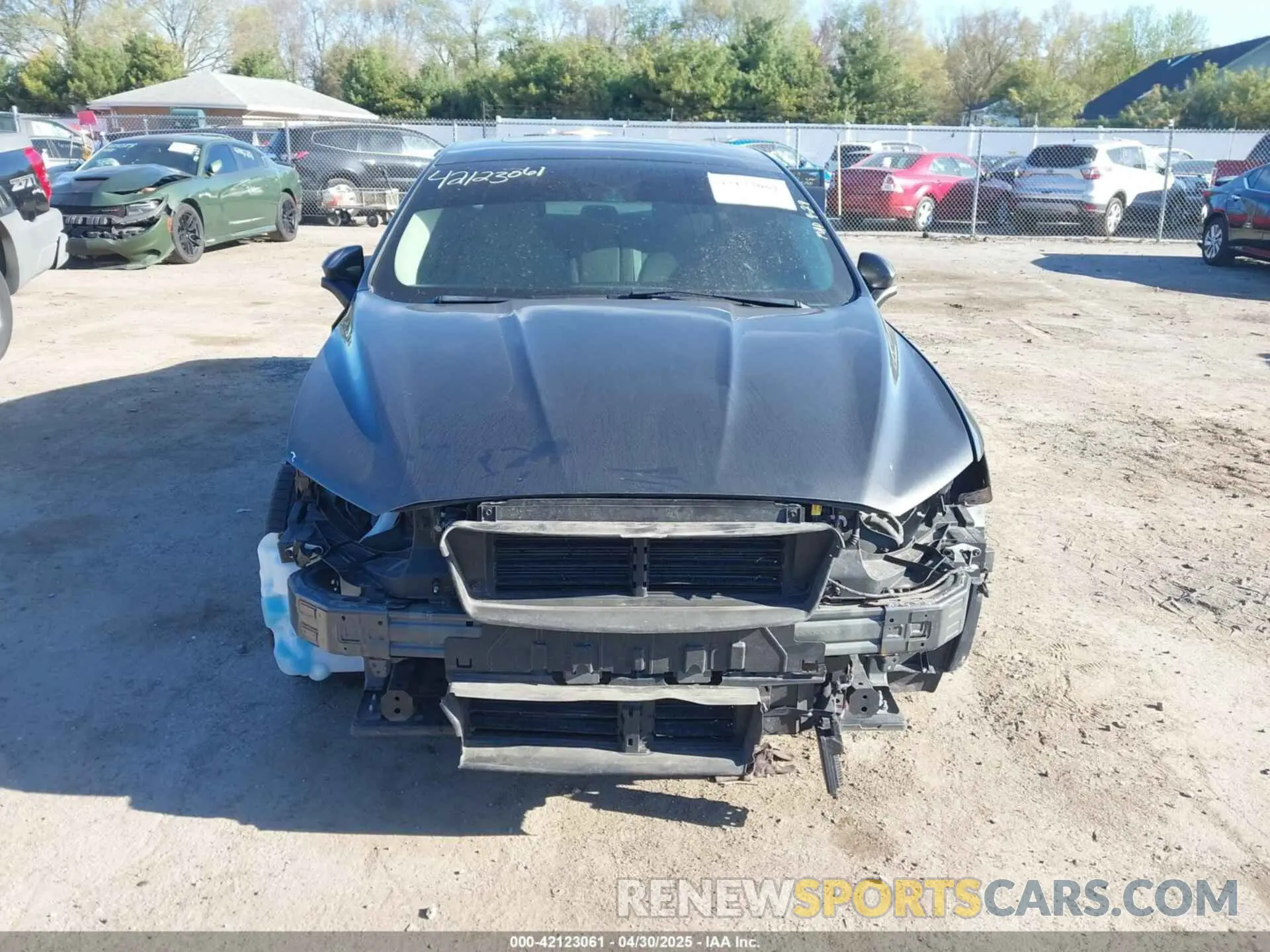 13 Photograph of a damaged car 3FA6P0LU6KR264045 FORD FUSION HYBRID 2019