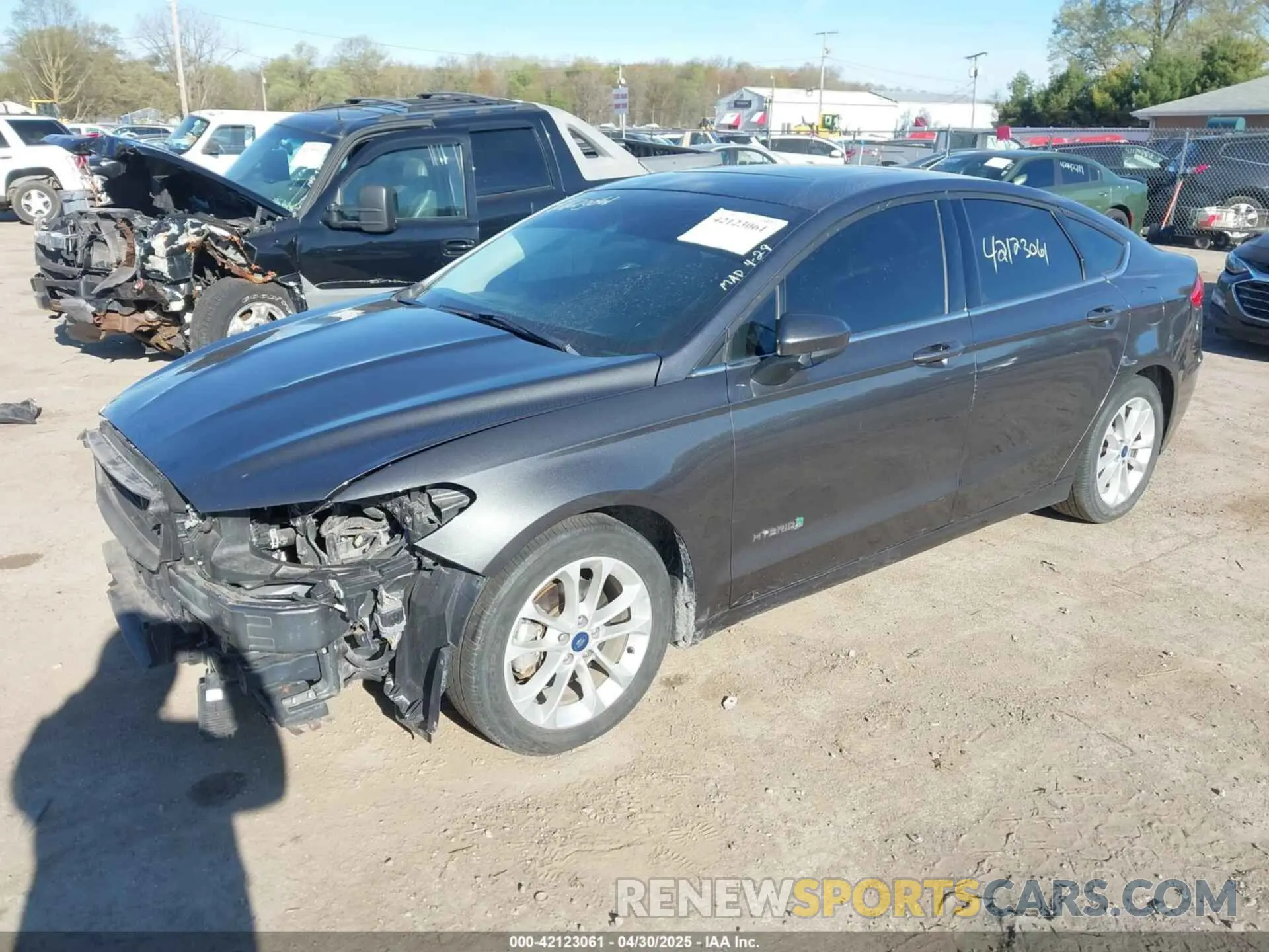 2 Photograph of a damaged car 3FA6P0LU6KR264045 FORD FUSION HYBRID 2019