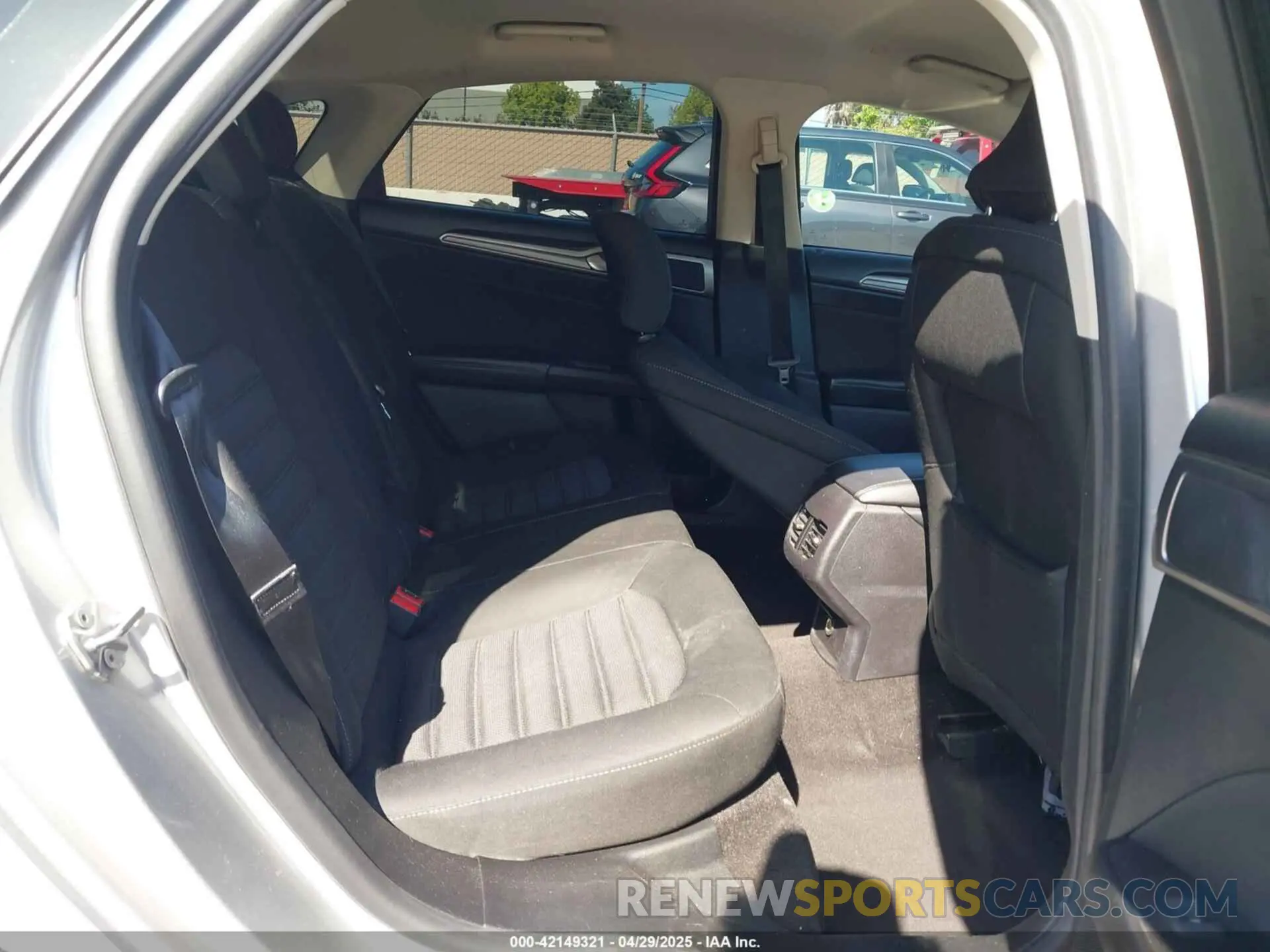 8 Photograph of a damaged car 3FA6P0LU7KR137840 FORD FUSION HYBRID 2019