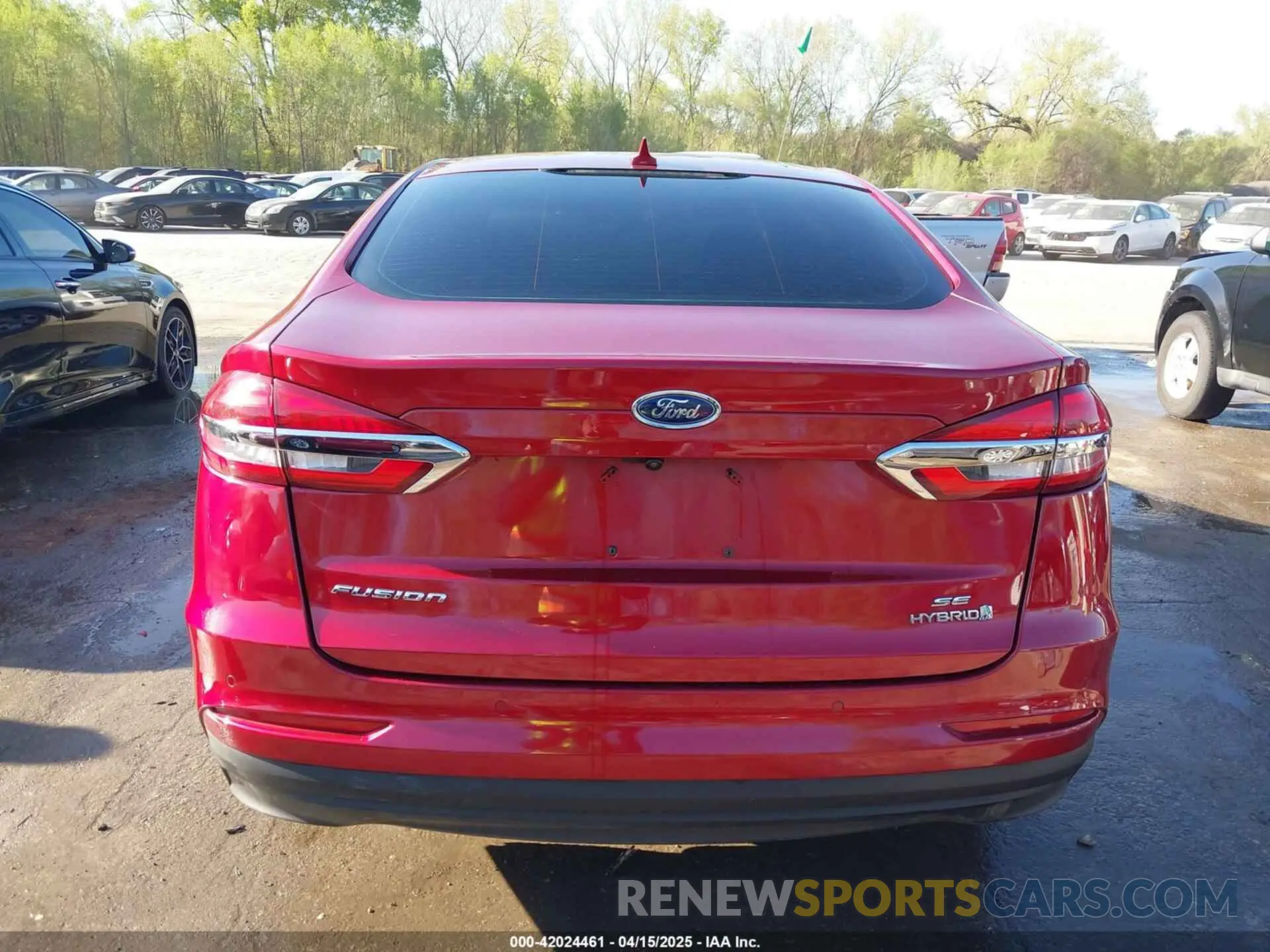 16 Photograph of a damaged car 3FA6P0LU7KR207286 FORD FUSION HYBRID 2019