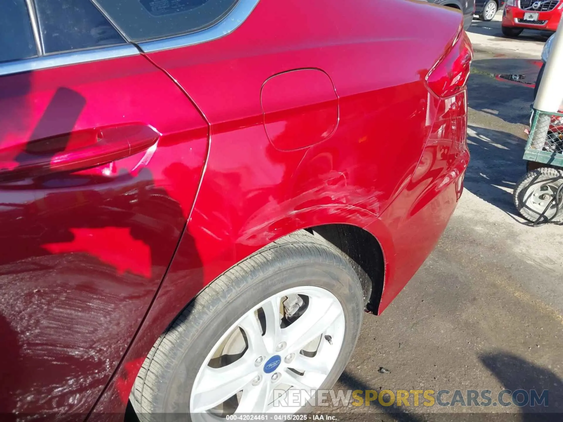 18 Photograph of a damaged car 3FA6P0LU7KR207286 FORD FUSION HYBRID 2019