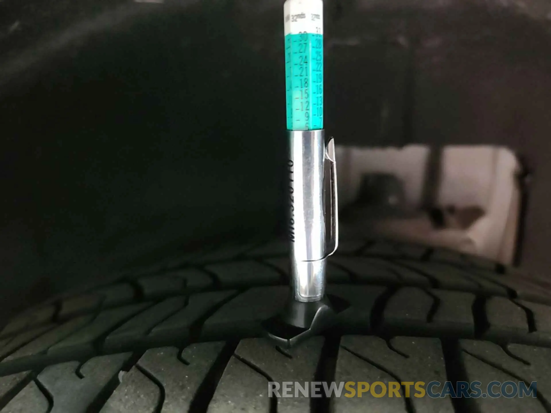 28 Photograph of a damaged car 3FA6P0LU7KR255676 FORD FUSION HYBRID 2019
