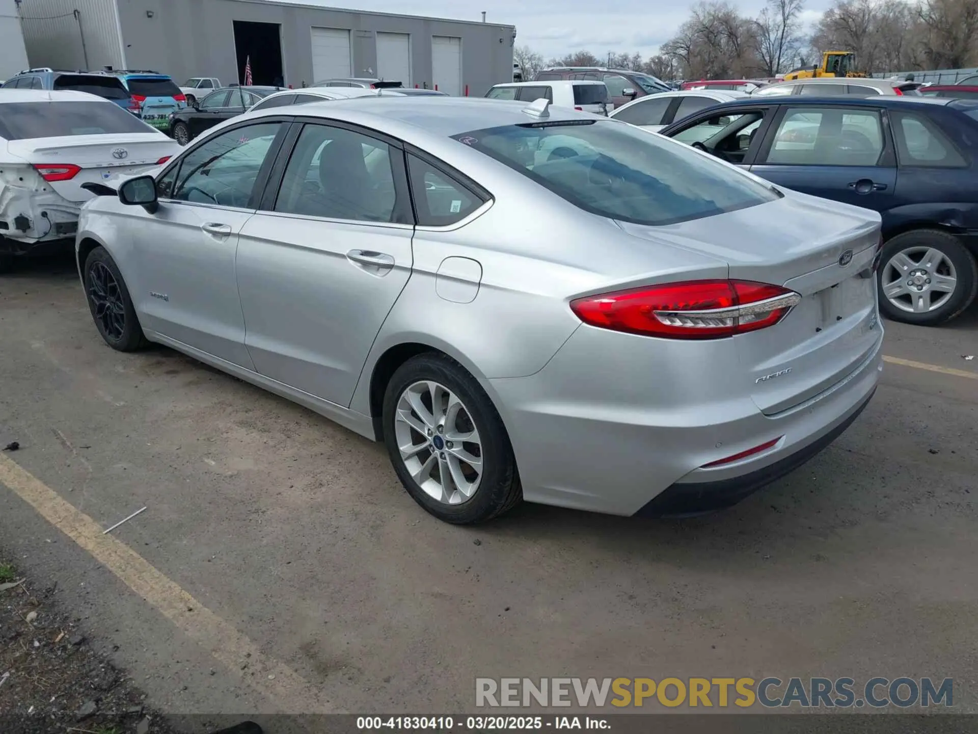 3 Photograph of a damaged car 3FA6P0LU7KR265429 FORD FUSION HYBRID 2019