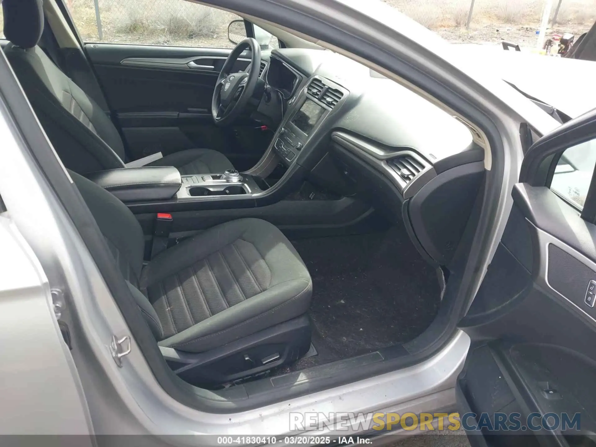 5 Photograph of a damaged car 3FA6P0LU7KR265429 FORD FUSION HYBRID 2019