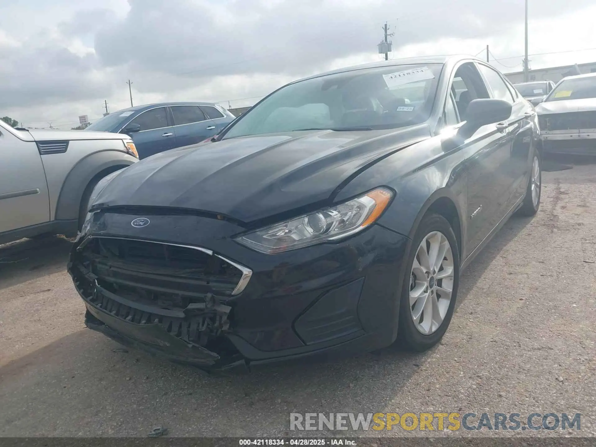 2 Photograph of a damaged car 3FA6P0LU8KR126779 FORD FUSION HYBRID 2019