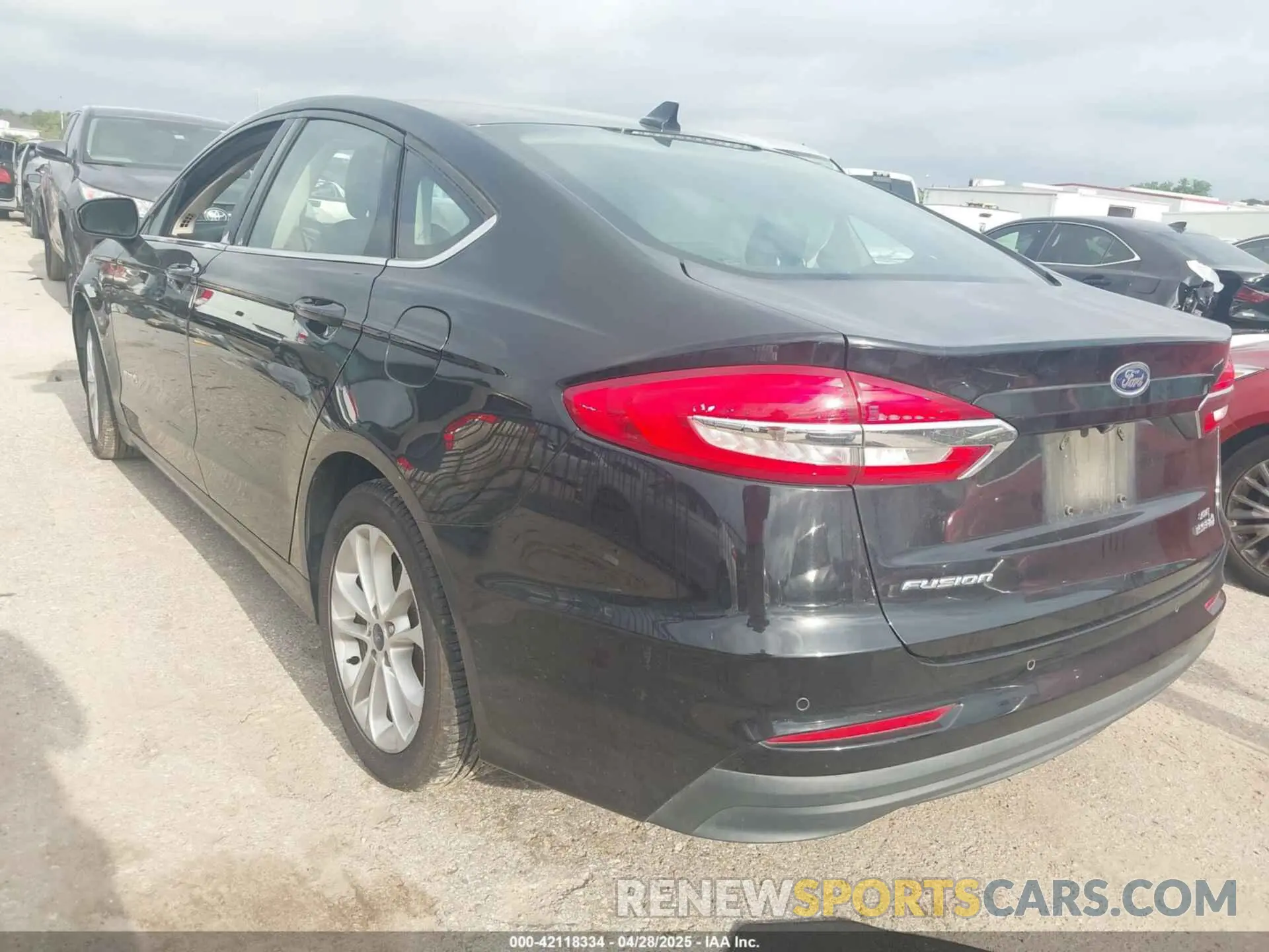 3 Photograph of a damaged car 3FA6P0LU8KR126779 FORD FUSION HYBRID 2019