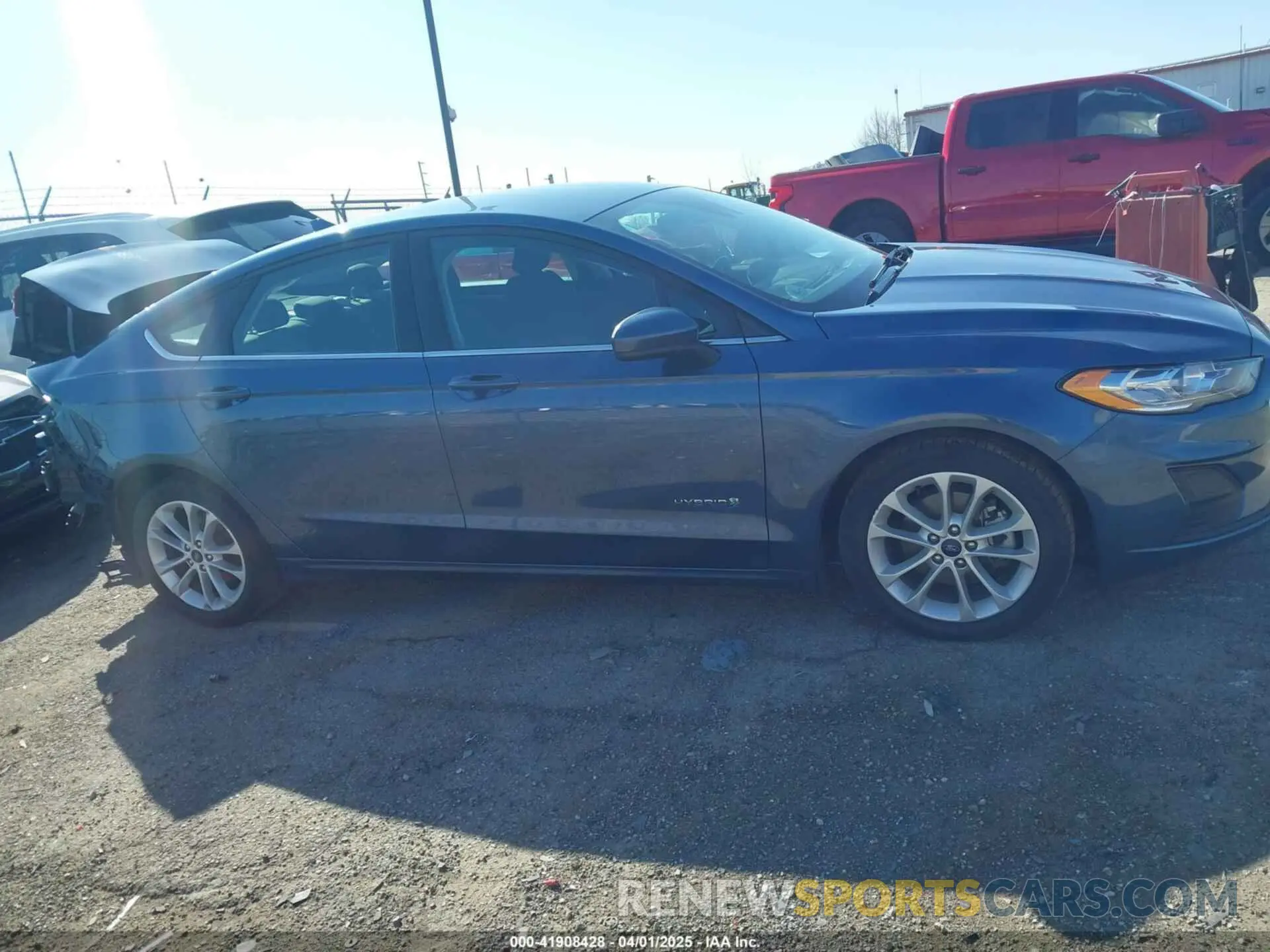 13 Photograph of a damaged car 3FA6P0LU8KR131951 FORD FUSION HYBRID 2019