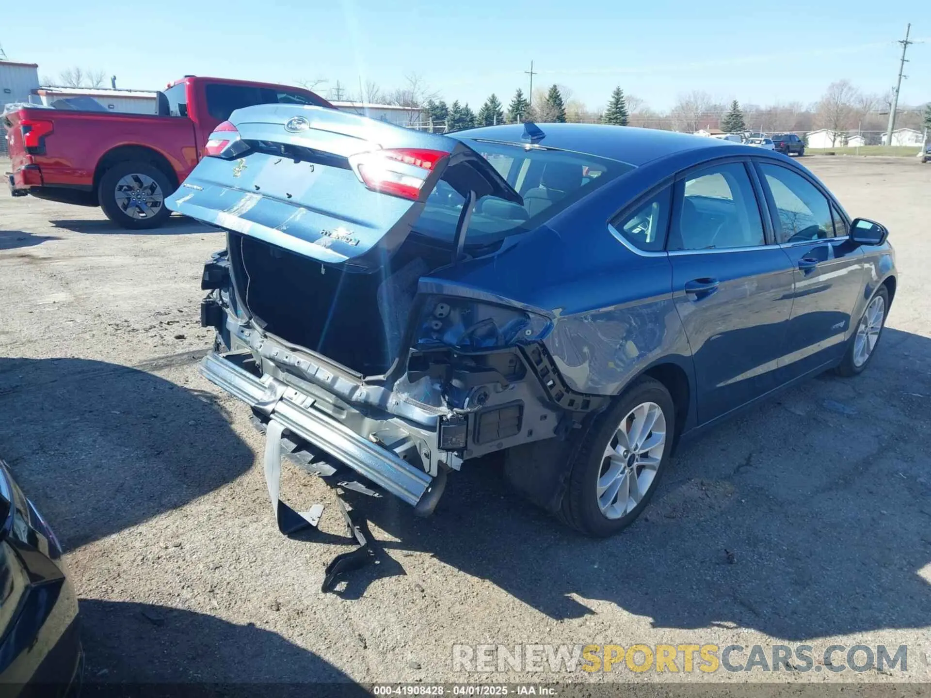 4 Photograph of a damaged car 3FA6P0LU8KR131951 FORD FUSION HYBRID 2019