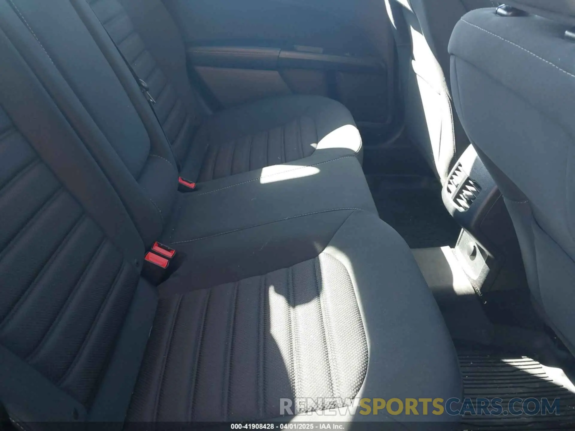 8 Photograph of a damaged car 3FA6P0LU8KR131951 FORD FUSION HYBRID 2019