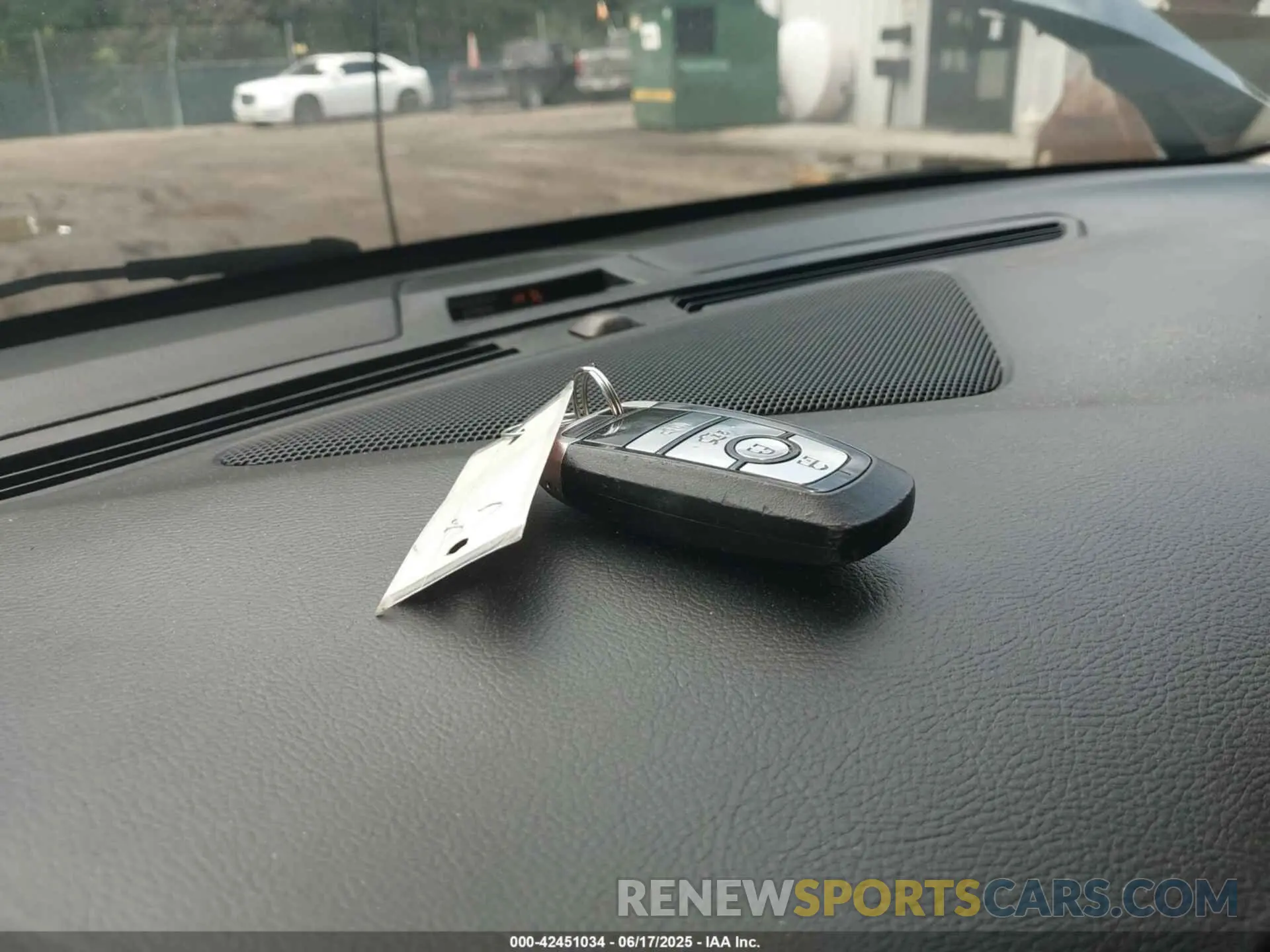 11 Photograph of a damaged car 3FA6P0LU8KR205563 FORD FUSION HYBRID 2019