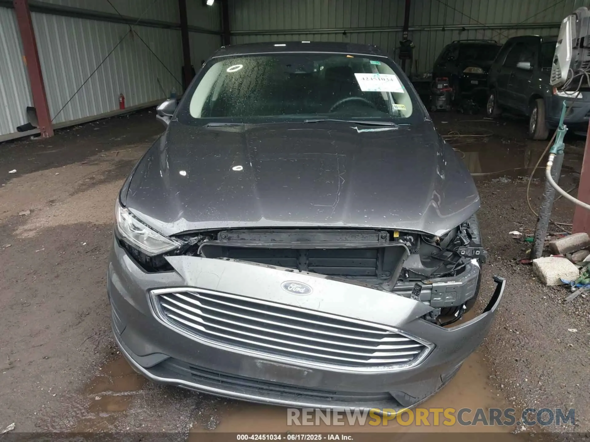 13 Photograph of a damaged car 3FA6P0LU8KR205563 FORD FUSION HYBRID 2019