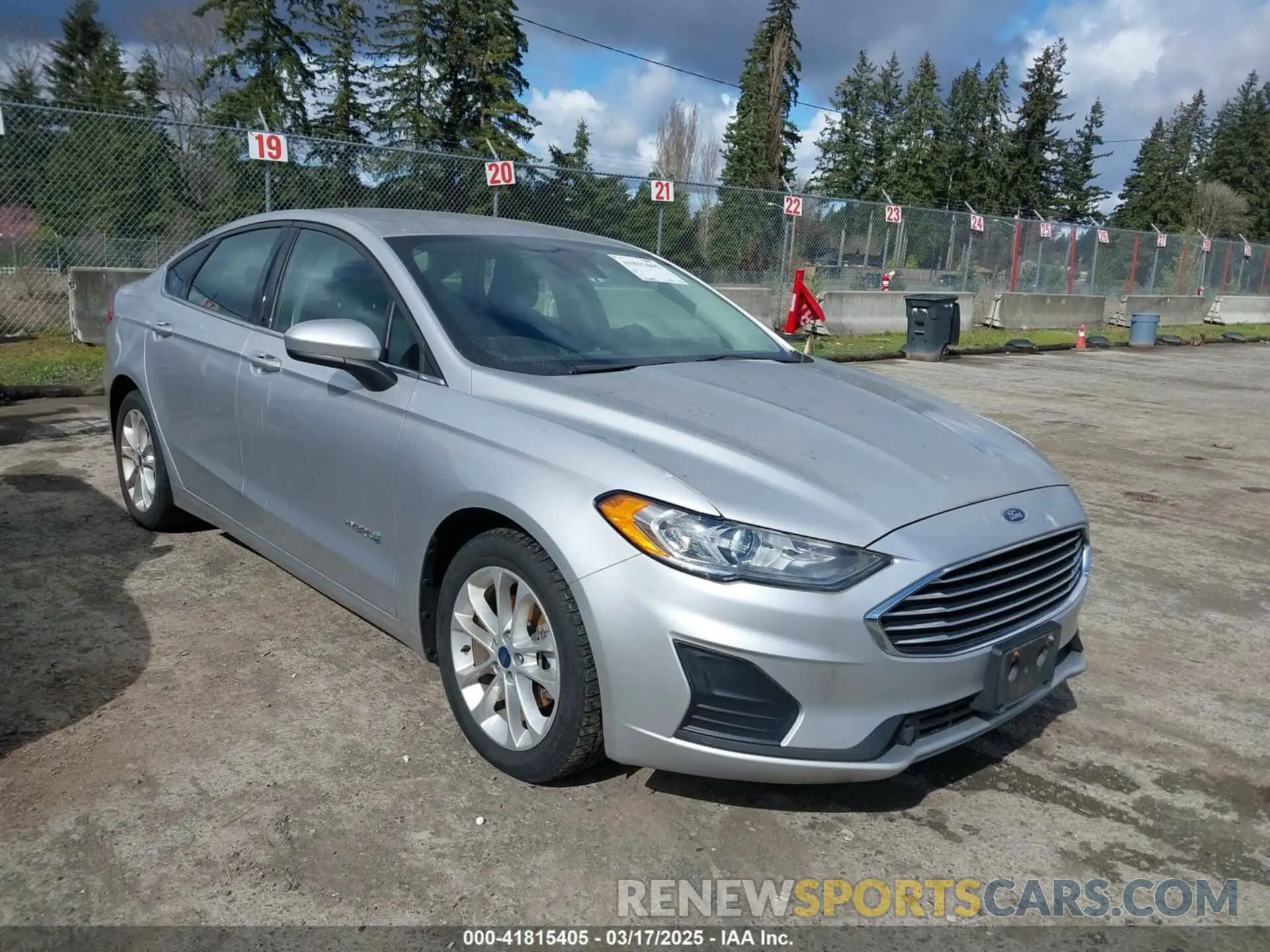 1 Photograph of a damaged car 3FA6P0LU8KR235274 FORD FUSION HYBRID 2019