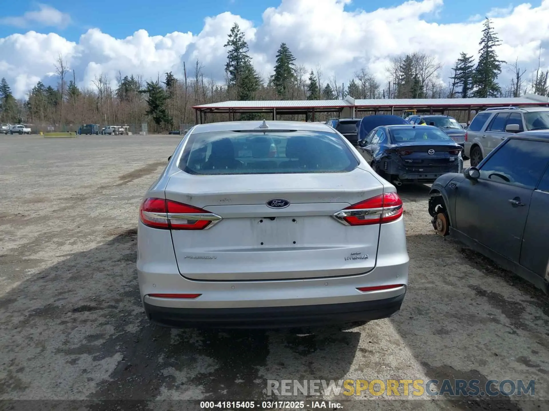 16 Photograph of a damaged car 3FA6P0LU8KR235274 FORD FUSION HYBRID 2019