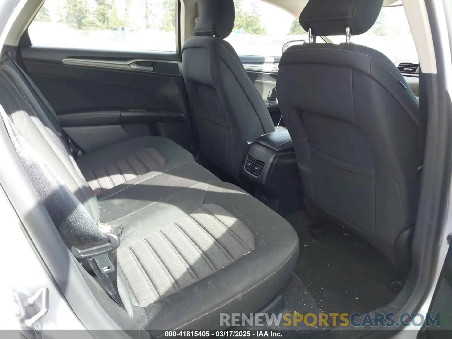 8 Photograph of a damaged car 3FA6P0LU8KR235274 FORD FUSION HYBRID 2019