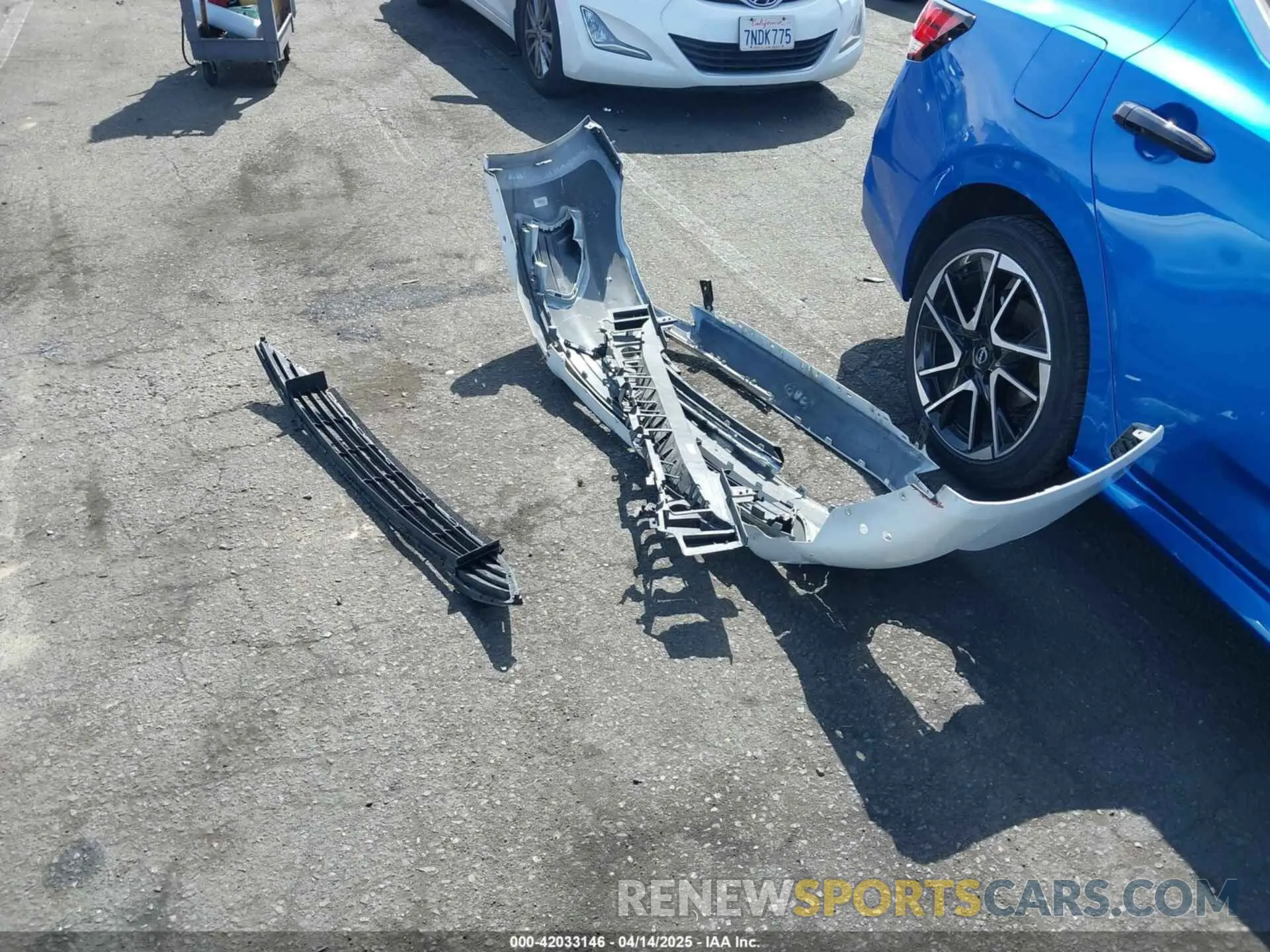 12 Photograph of a damaged car 3FA6P0LU9KR148645 FORD FUSION HYBRID 2019