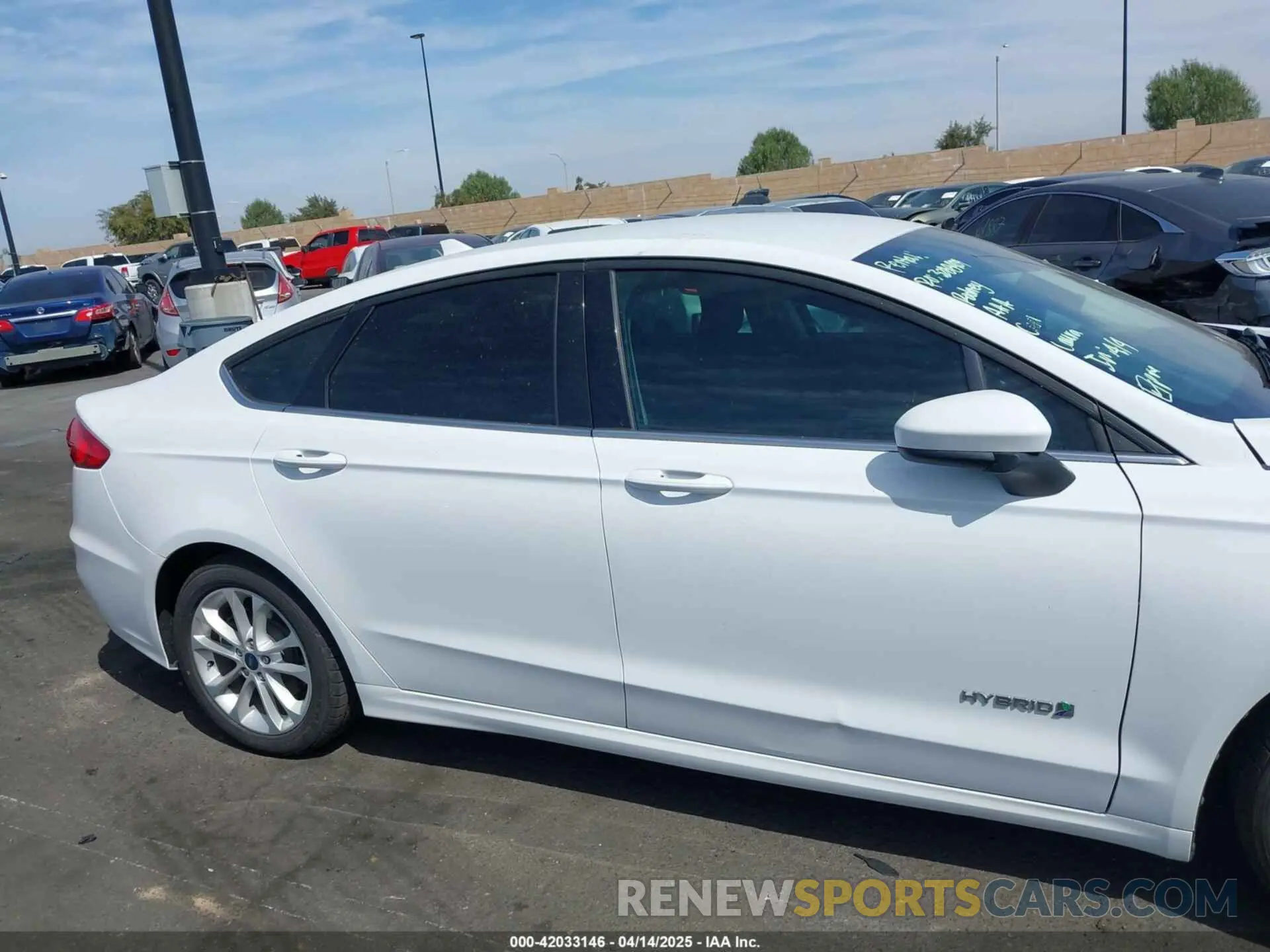 14 Photograph of a damaged car 3FA6P0LU9KR148645 FORD FUSION HYBRID 2019