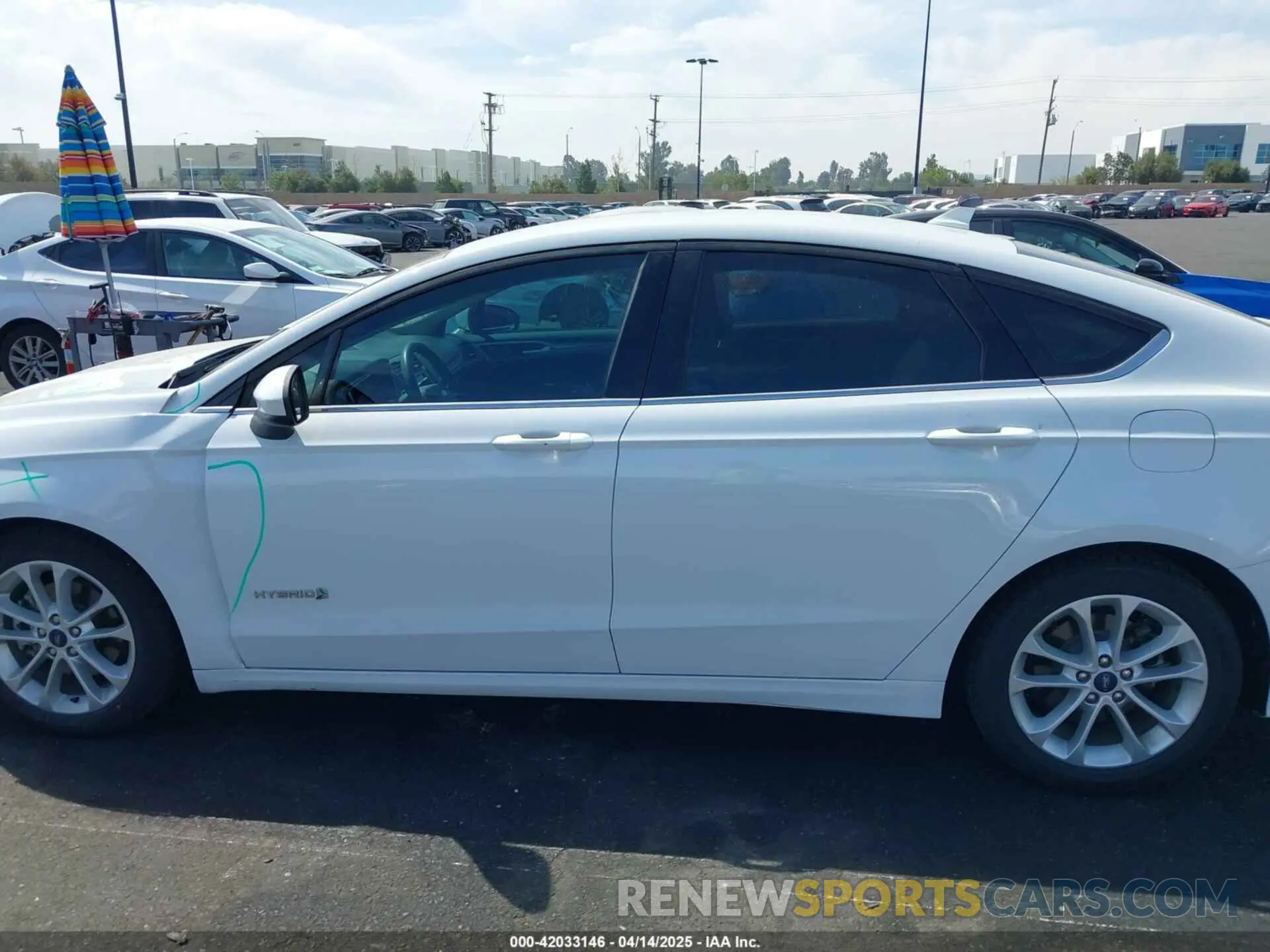 15 Photograph of a damaged car 3FA6P0LU9KR148645 FORD FUSION HYBRID 2019