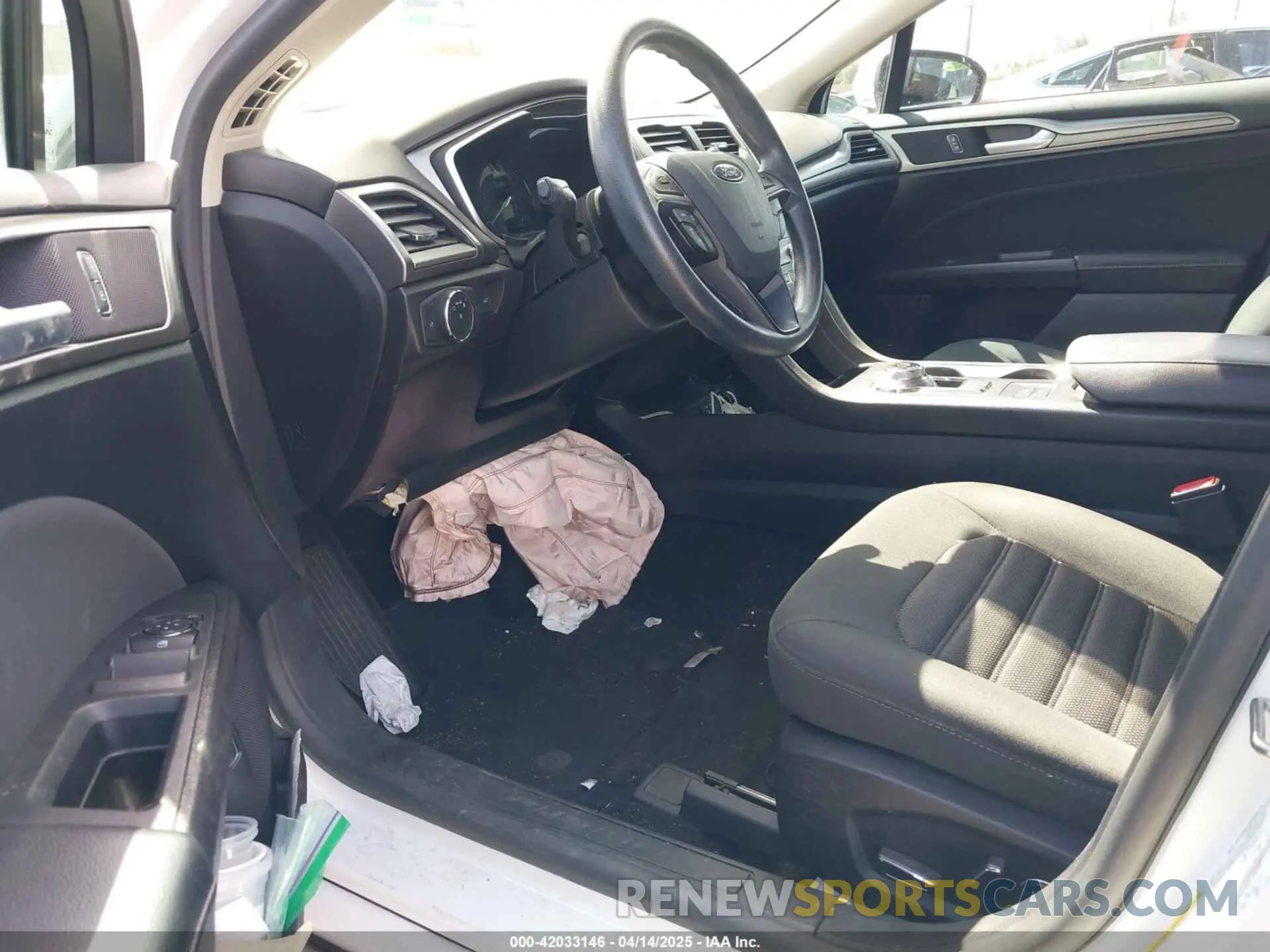 5 Photograph of a damaged car 3FA6P0LU9KR148645 FORD FUSION HYBRID 2019
