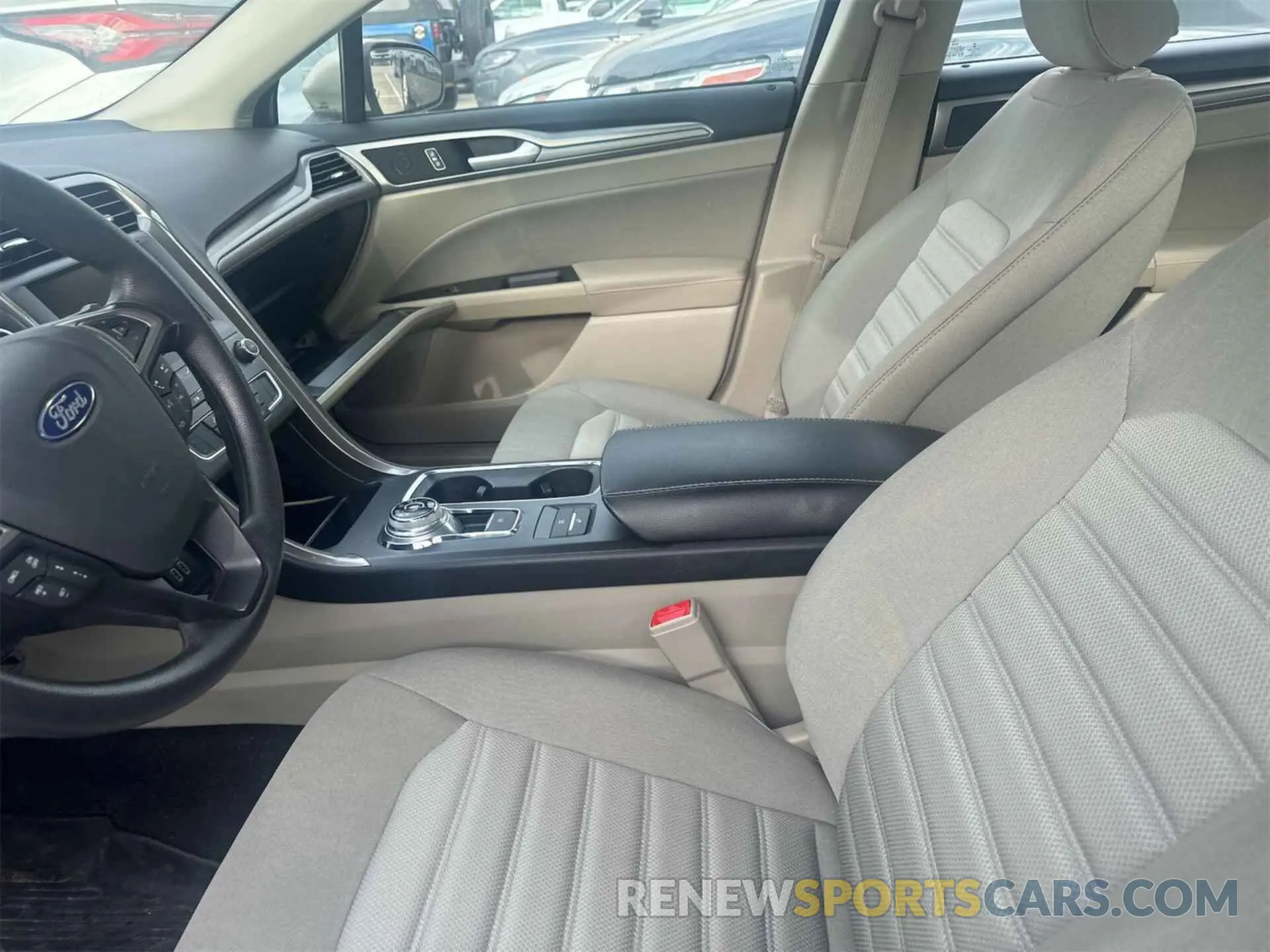 1 Photograph of a damaged car 3FA6P0LU9KR152436 FORD FUSION HYBRID 2019