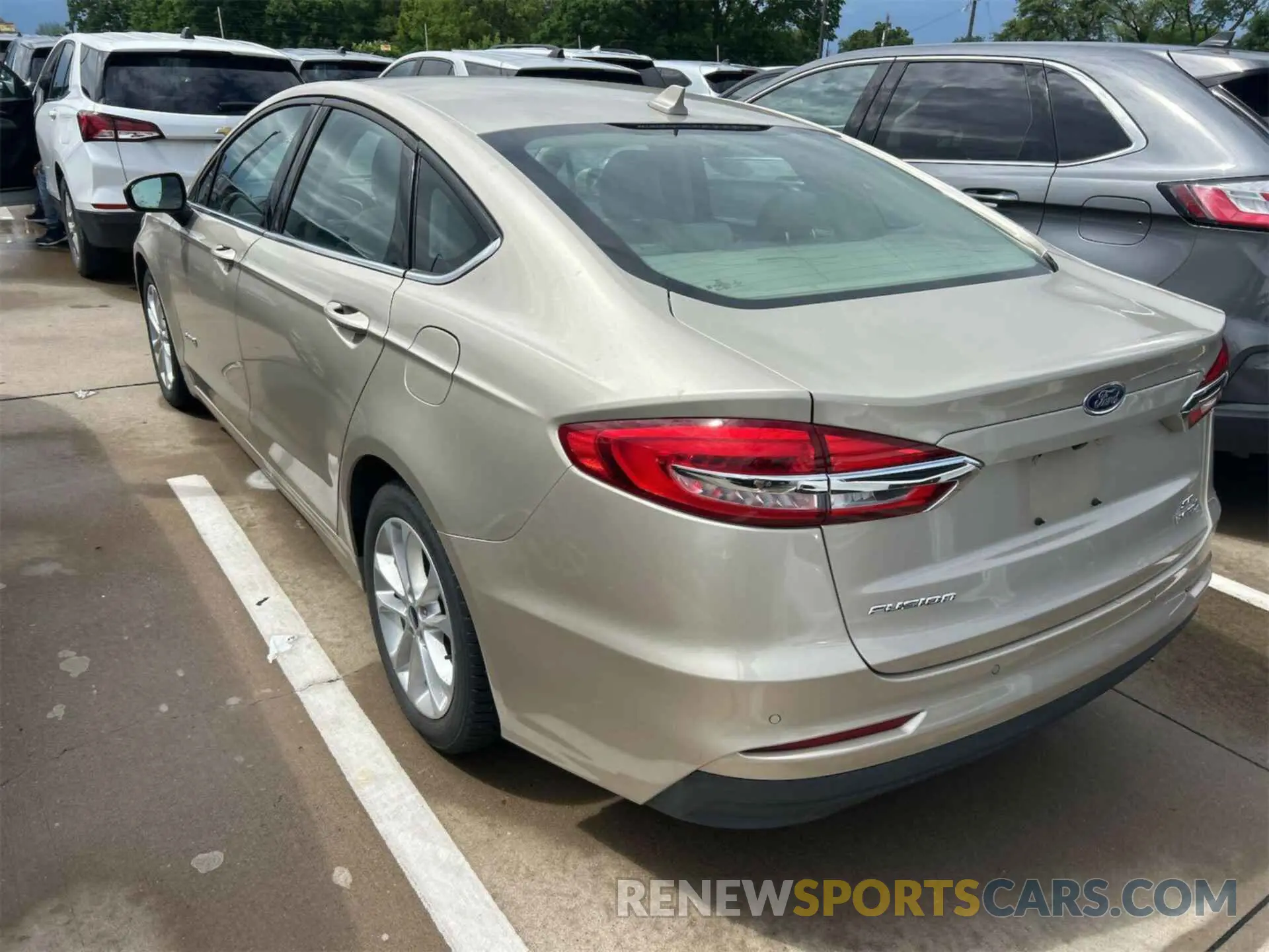 15 Photograph of a damaged car 3FA6P0LU9KR152436 FORD FUSION HYBRID 2019