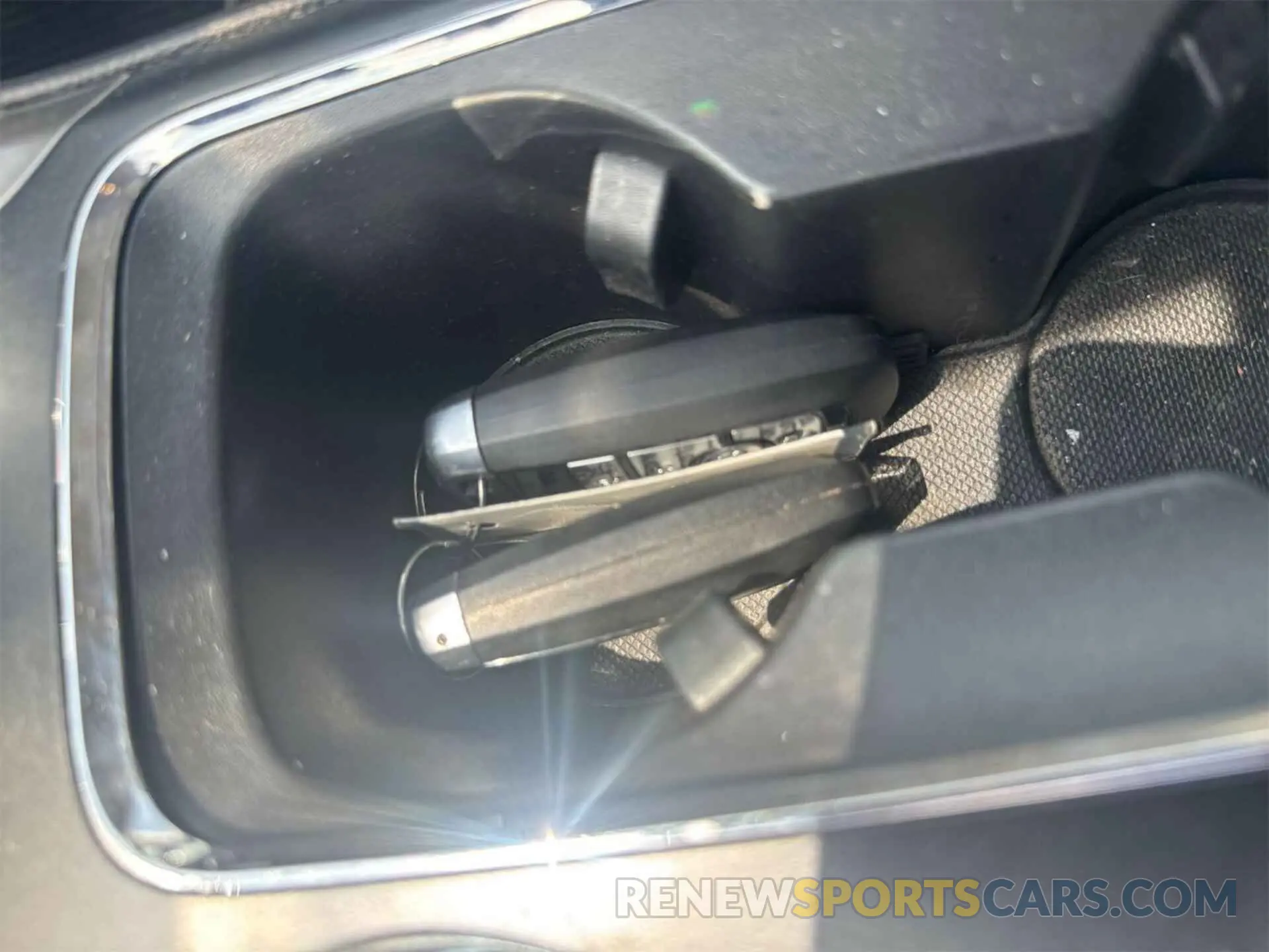 16 Photograph of a damaged car 3FA6P0LU9KR152436 FORD FUSION HYBRID 2019