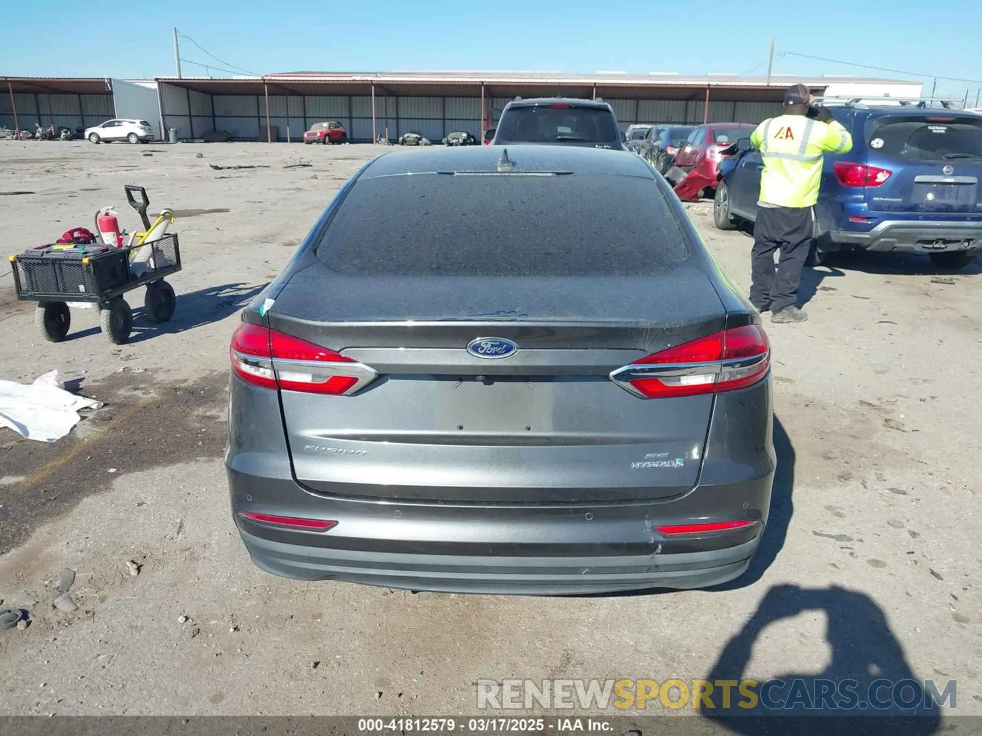 15 Photograph of a damaged car 3FA6P0LU9KR189728 FORD FUSION HYBRID 2019