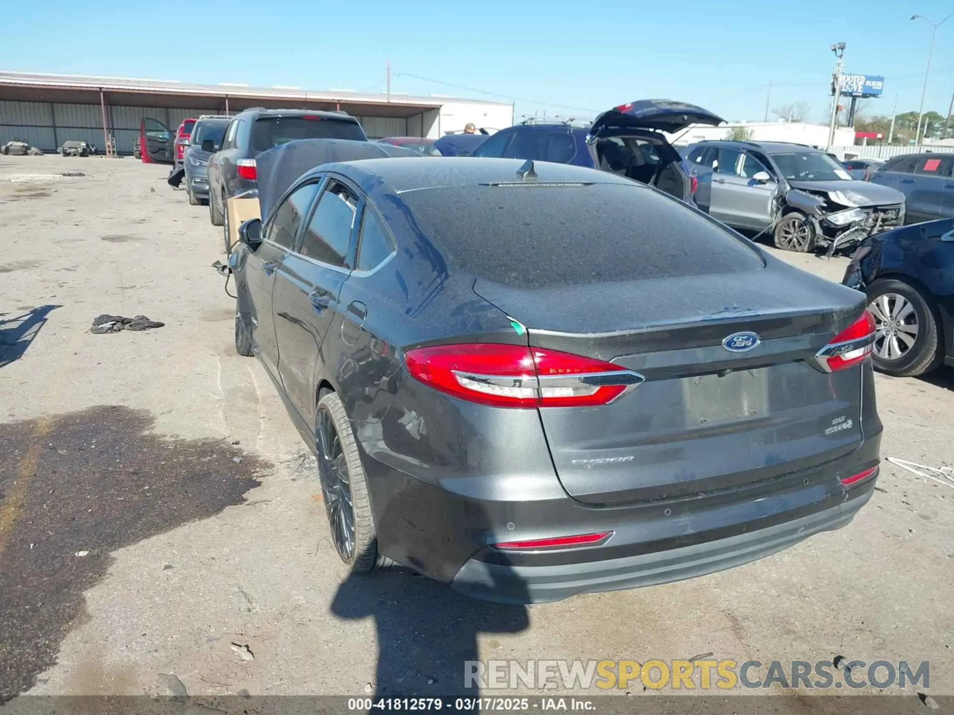 3 Photograph of a damaged car 3FA6P0LU9KR189728 FORD FUSION HYBRID 2019