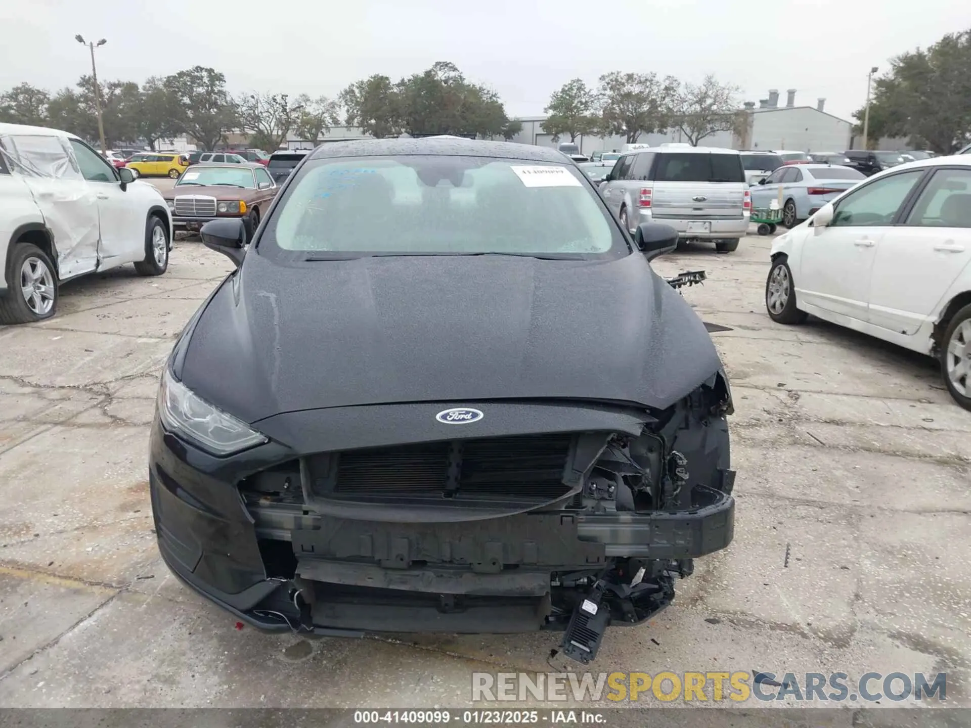 13 Photograph of a damaged car 3FA6P0LU9KR214739 FORD FUSION HYBRID 2019