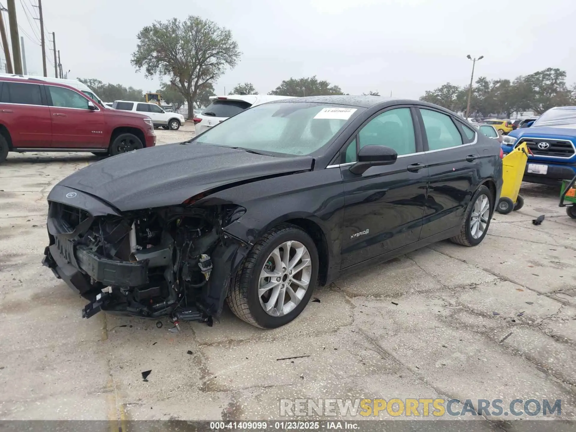 2 Photograph of a damaged car 3FA6P0LU9KR214739 FORD FUSION HYBRID 2019